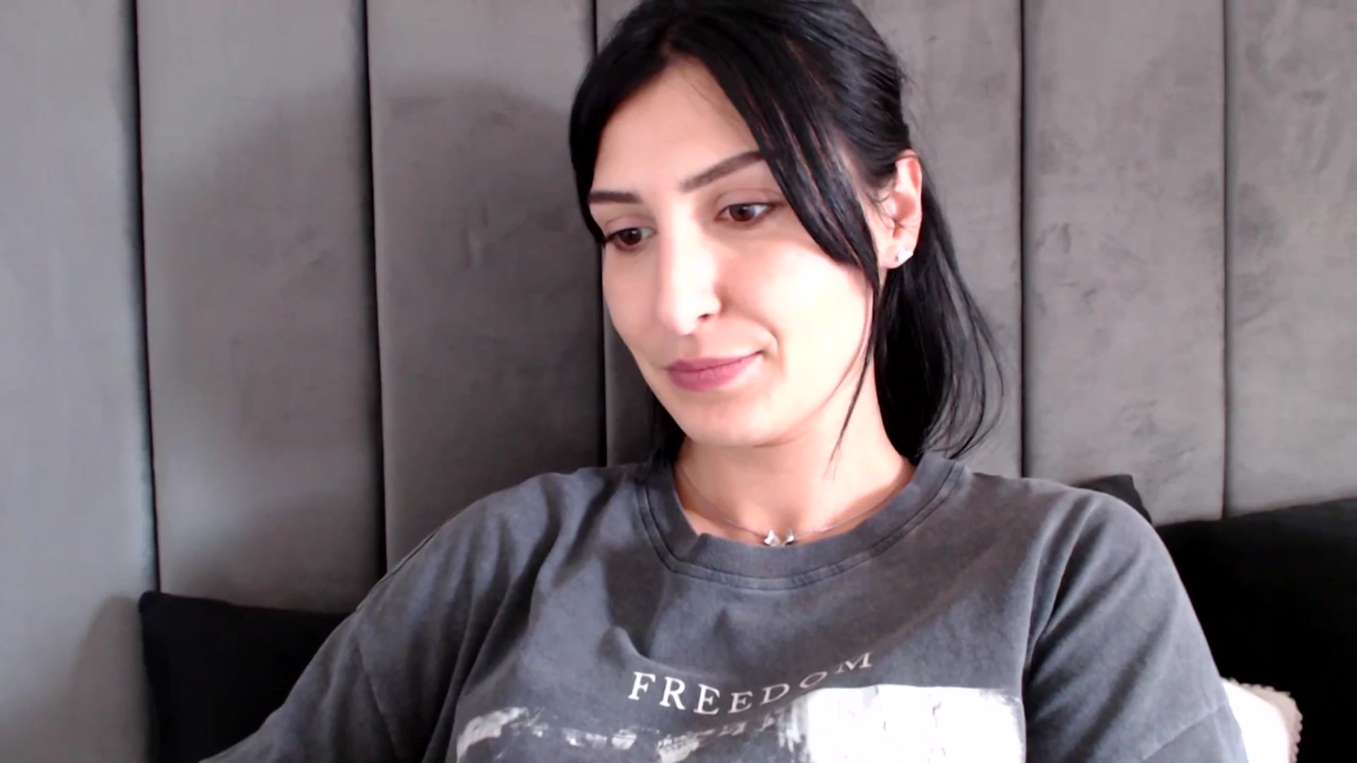 Gallery image thumbnail from MissLeanne's myfreecams stream on, 04/02/2025, 15:08 image 4 of 20