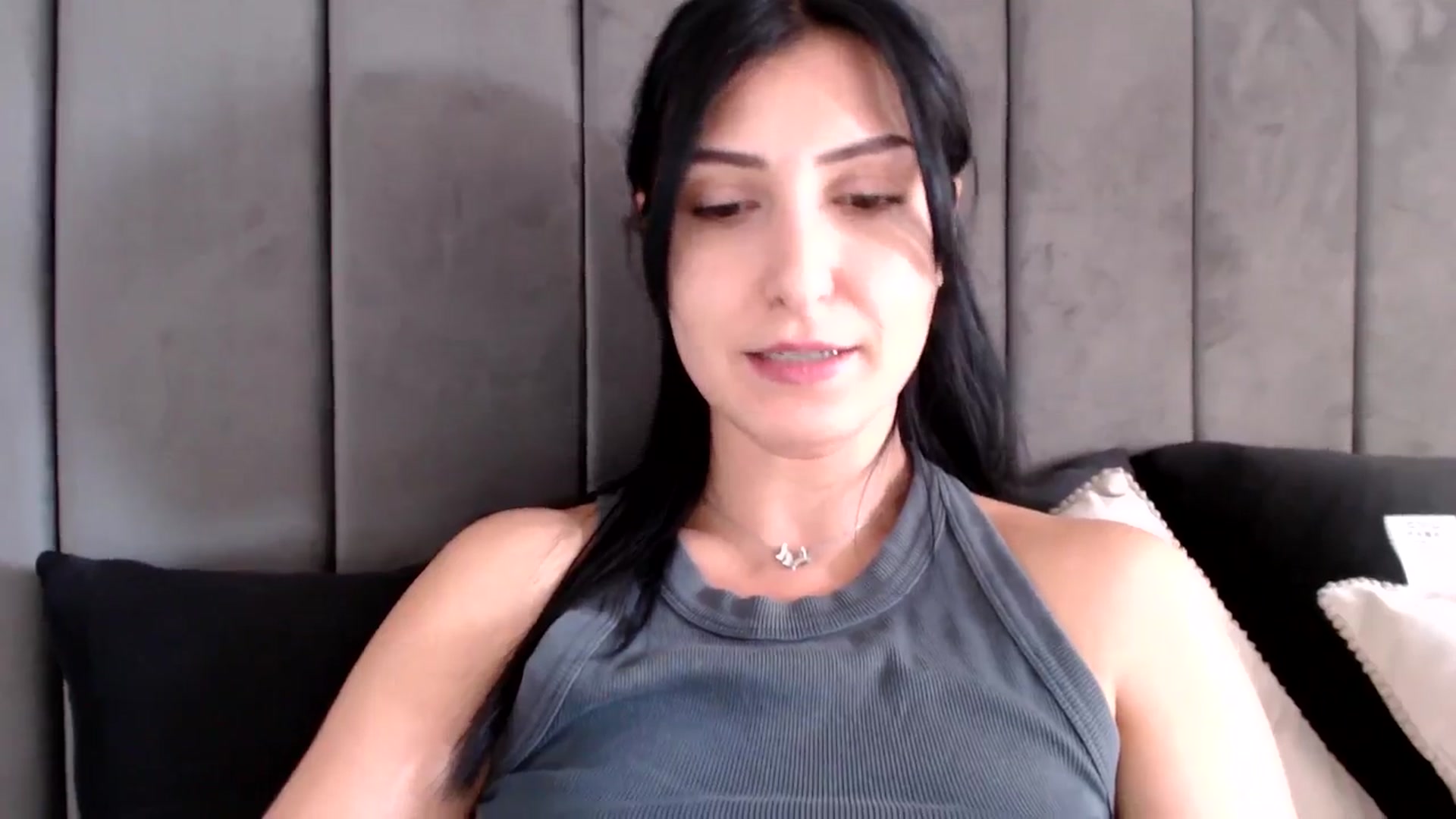 Gallery image thumbnail from MissLeanne's myfreecams stream on, 04/02/2025, 15:08 image 13 of 20
