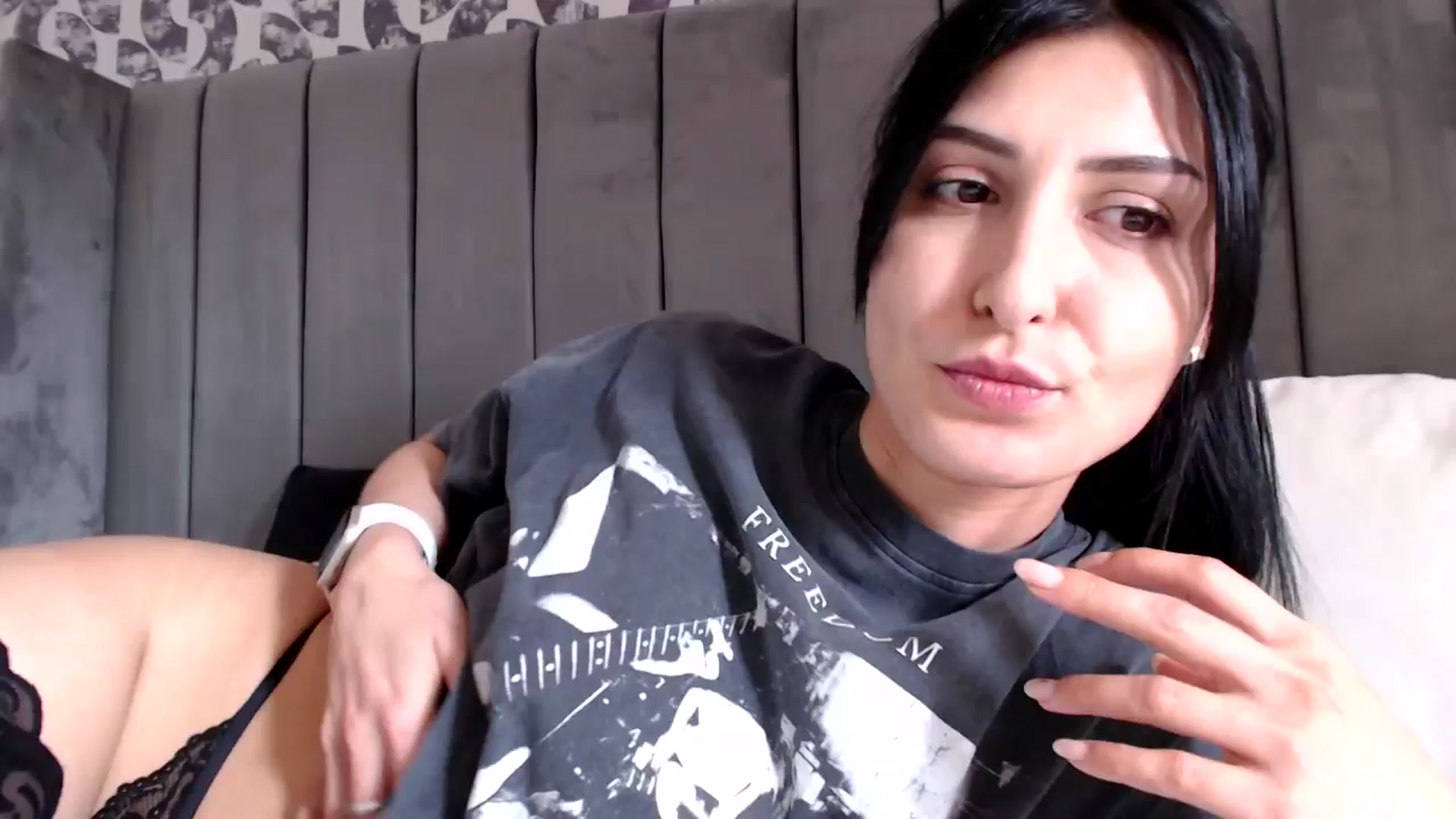 Gallery image thumbnail from MissLeanne's myfreecams stream on, 04/02/2025, 15:08 image 1 of 20