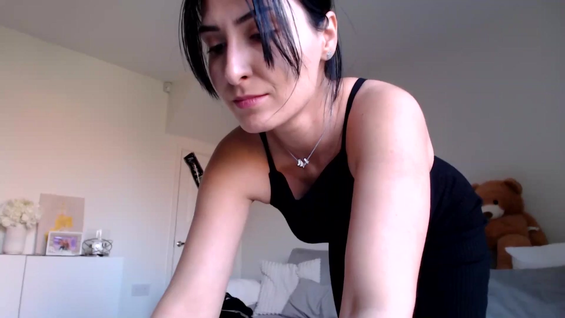 Gallery image thumbnail from MissLeanne's myfreecams stream on, 04/03/2025, 12:31 image 8 of 20