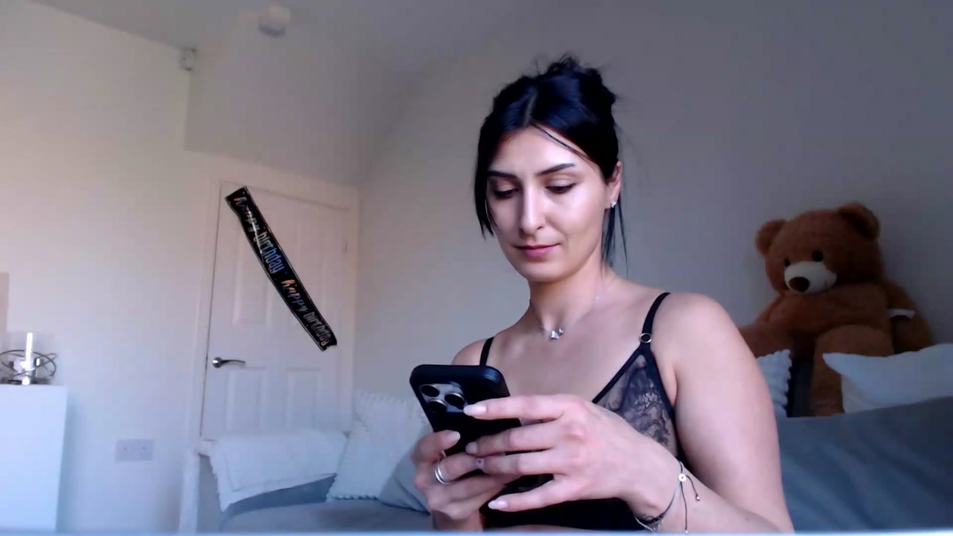 Gallery image thumbnail from MissLeanne's myfreecams stream on, 04/03/2025, 13:11 image 3 of 20