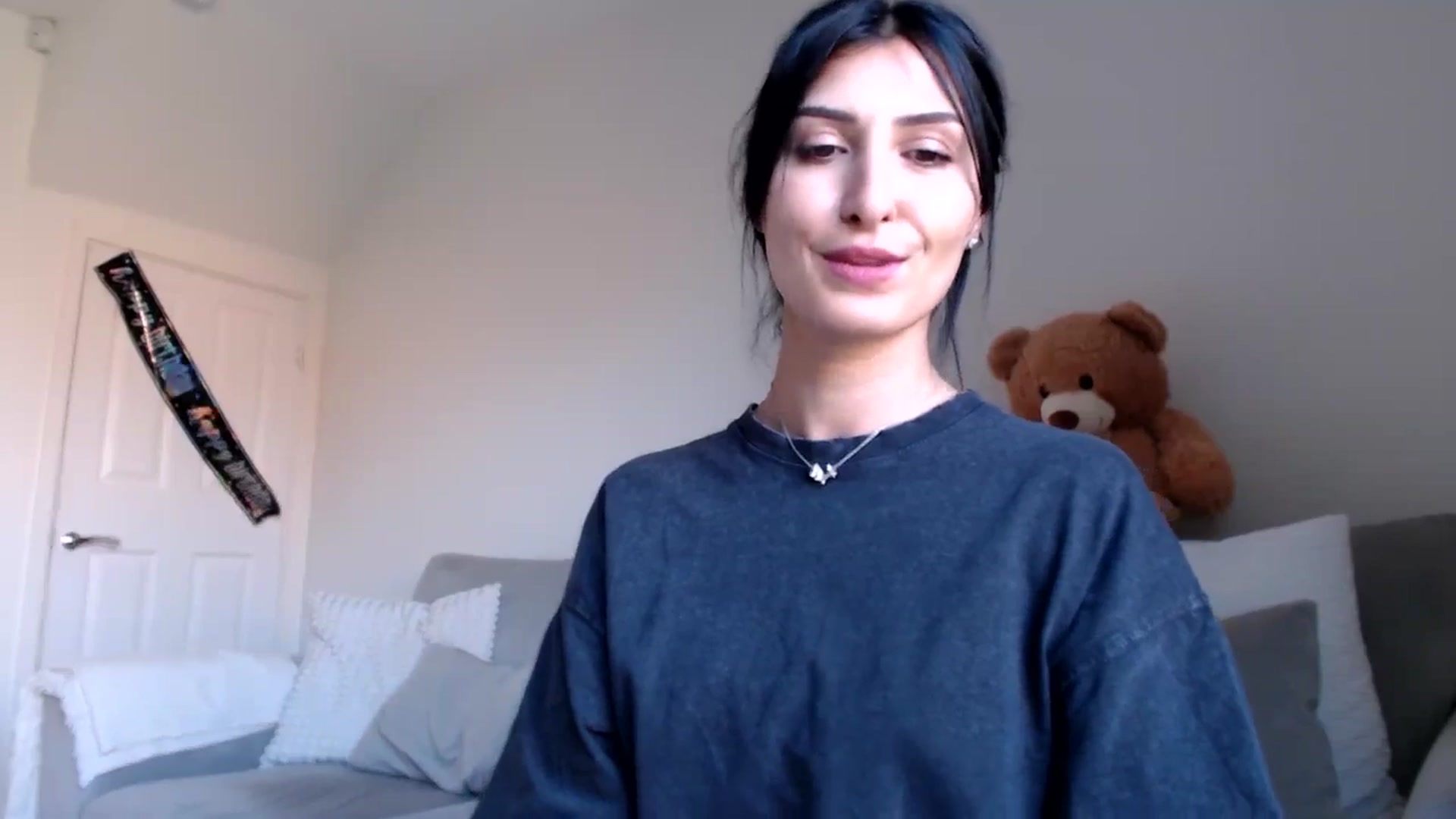 Gallery image thumbnail from MissLeanne's myfreecams stream on, 04/03/2025, 13:11 image 19 of 20