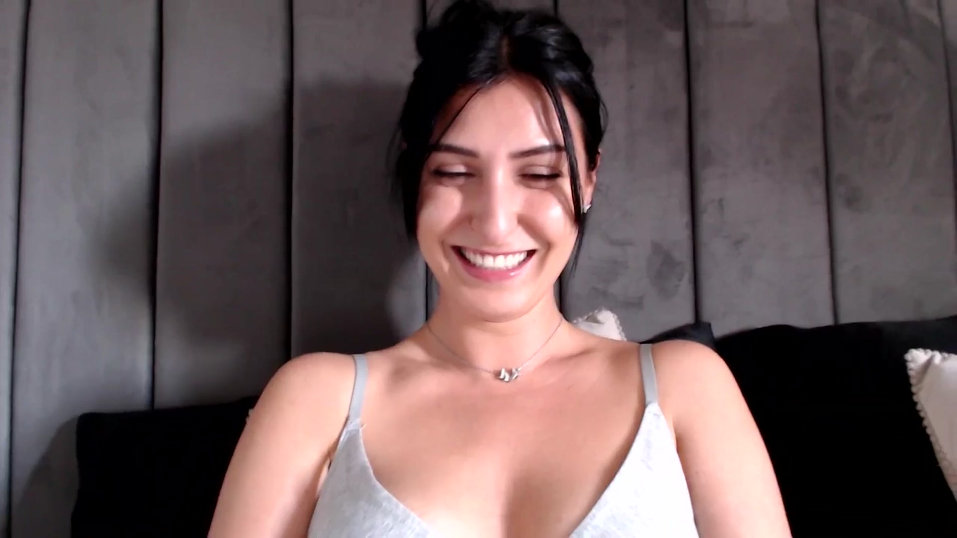 Gallery image thumbnail from MissLeanne's myfreecams stream on, 04/03/2025, 15:07 image 14 of 20