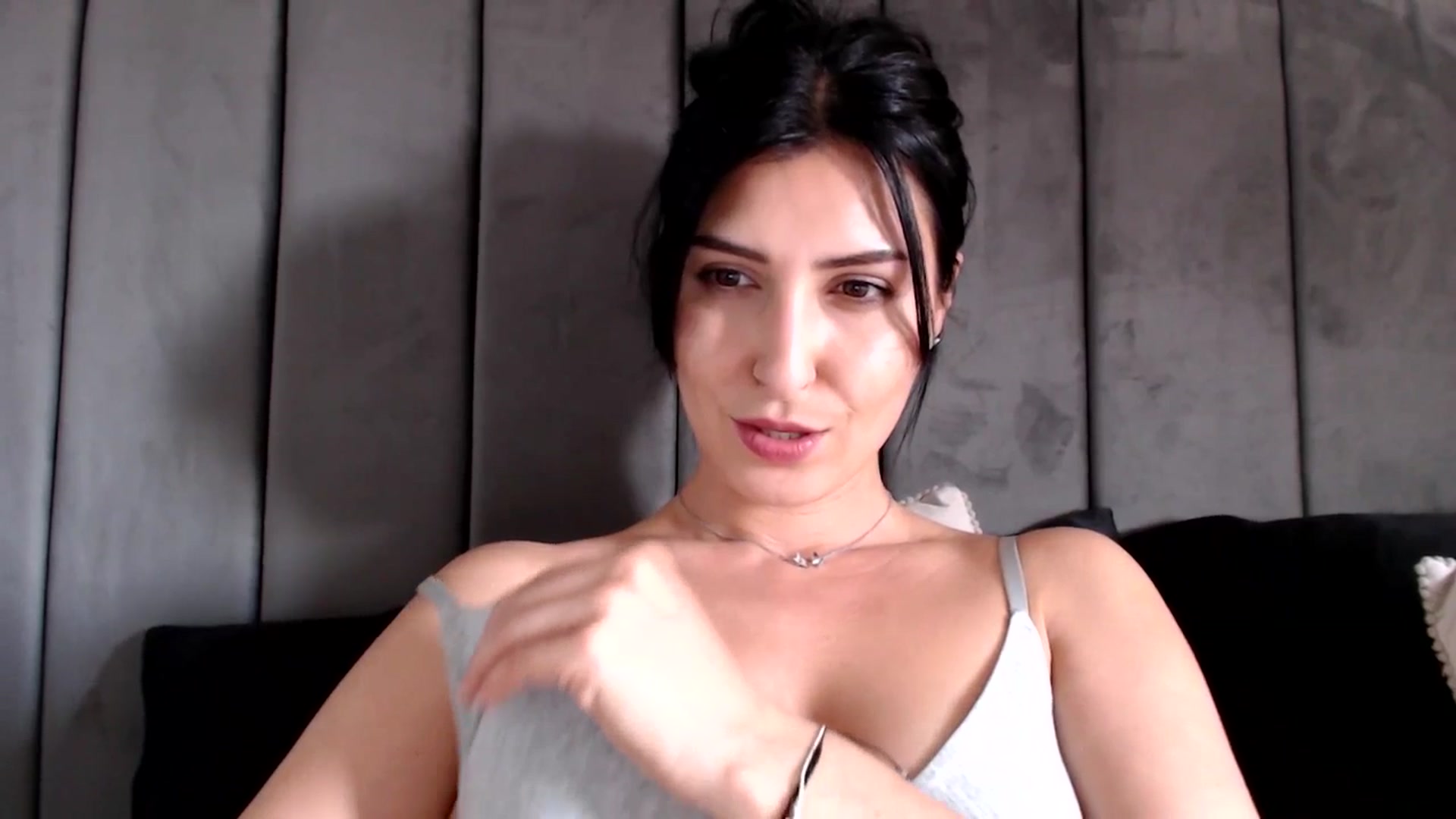 Gallery image thumbnail from MissLeanne's myfreecams stream on, 04/03/2025, 15:07 image 9 of 20