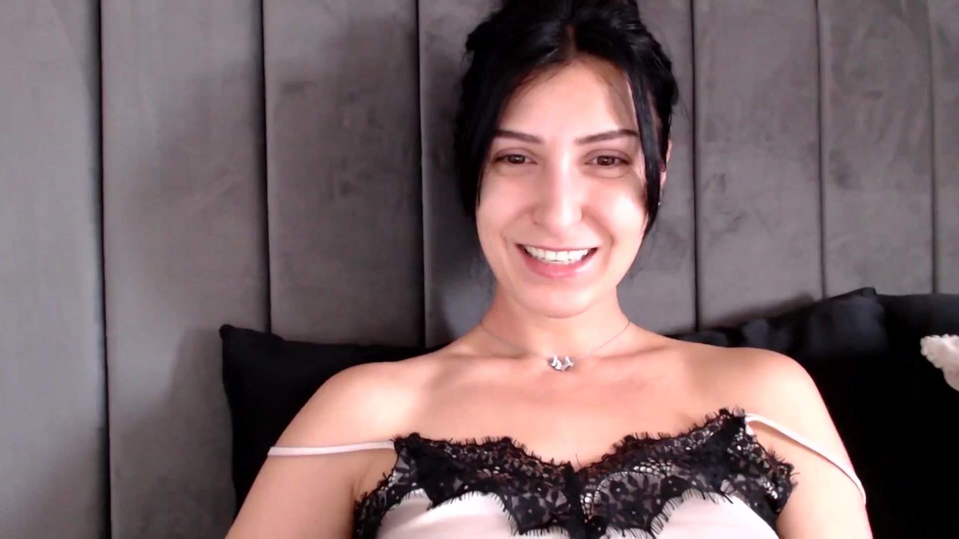 Gallery image thumbnail from MissLeanne's myfreecams stream on, 04/04/2025, 09:57 image 3 of 20