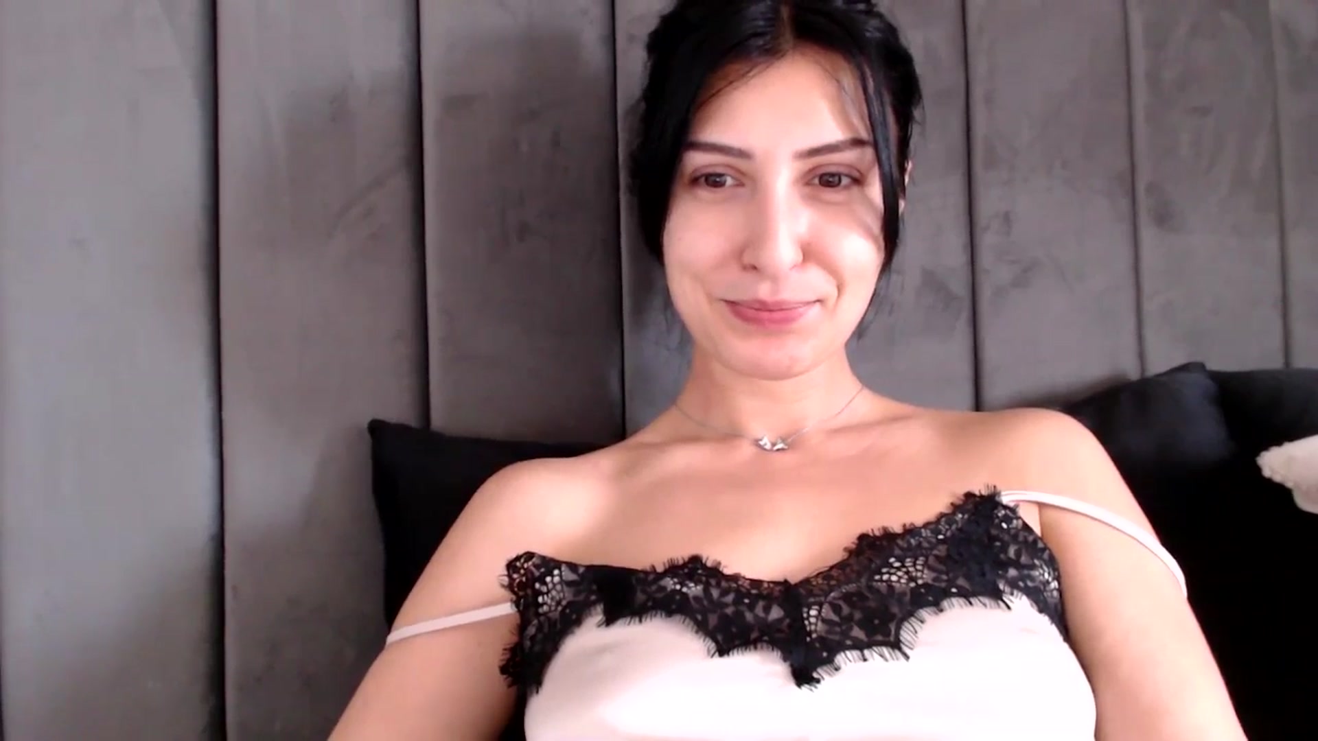 Gallery image thumbnail from MissLeanne's myfreecams stream on, 04/04/2025, 09:57 image 11 of 20