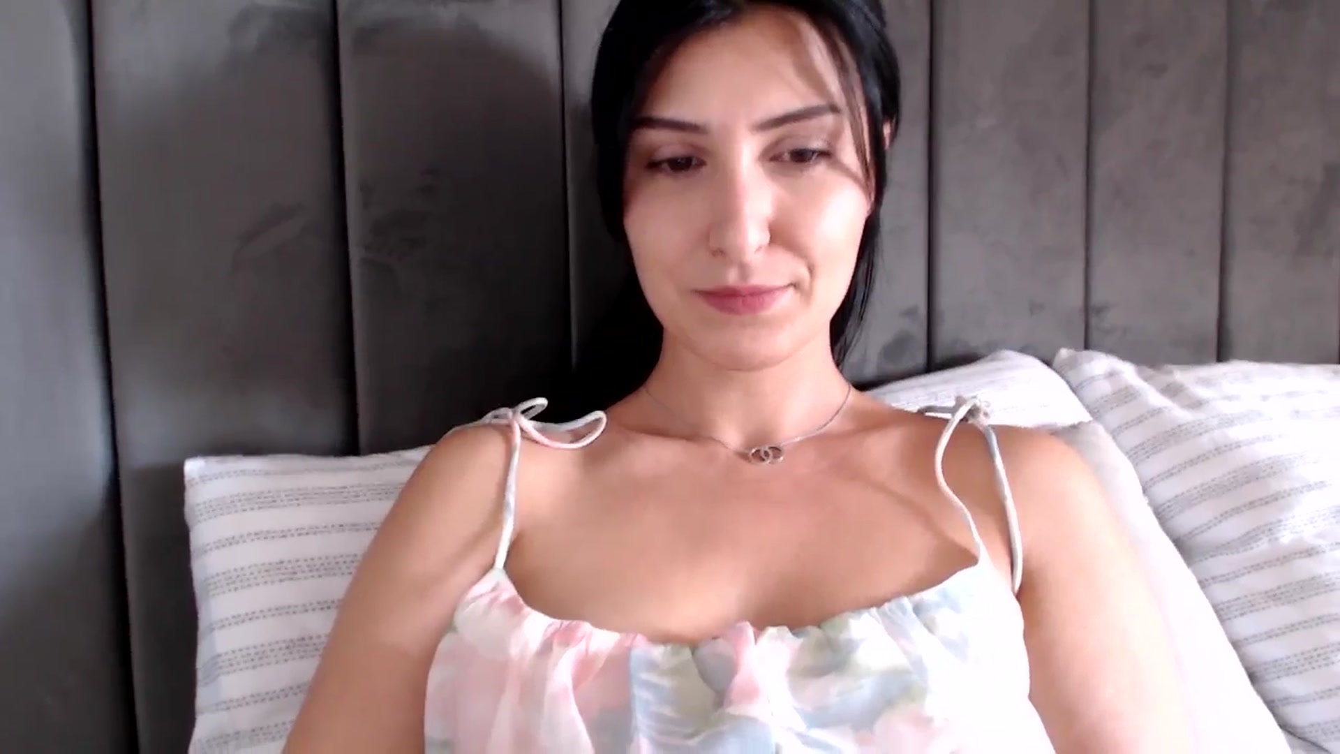Gallery image thumbnail from MissLeanne's myfreecams stream on, 04/10/2025, 14:16 image 7 of 20