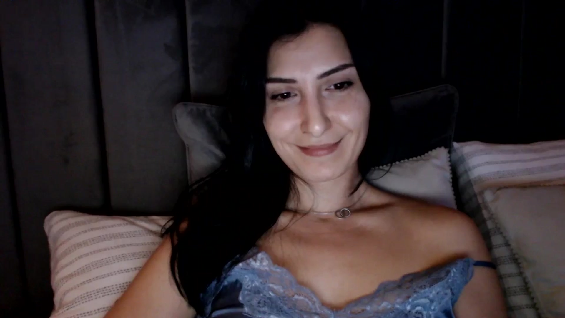 Gallery image thumbnail from MissLeanne's myfreecams stream on, 04/13/2025, 19:35 image 2 of 20