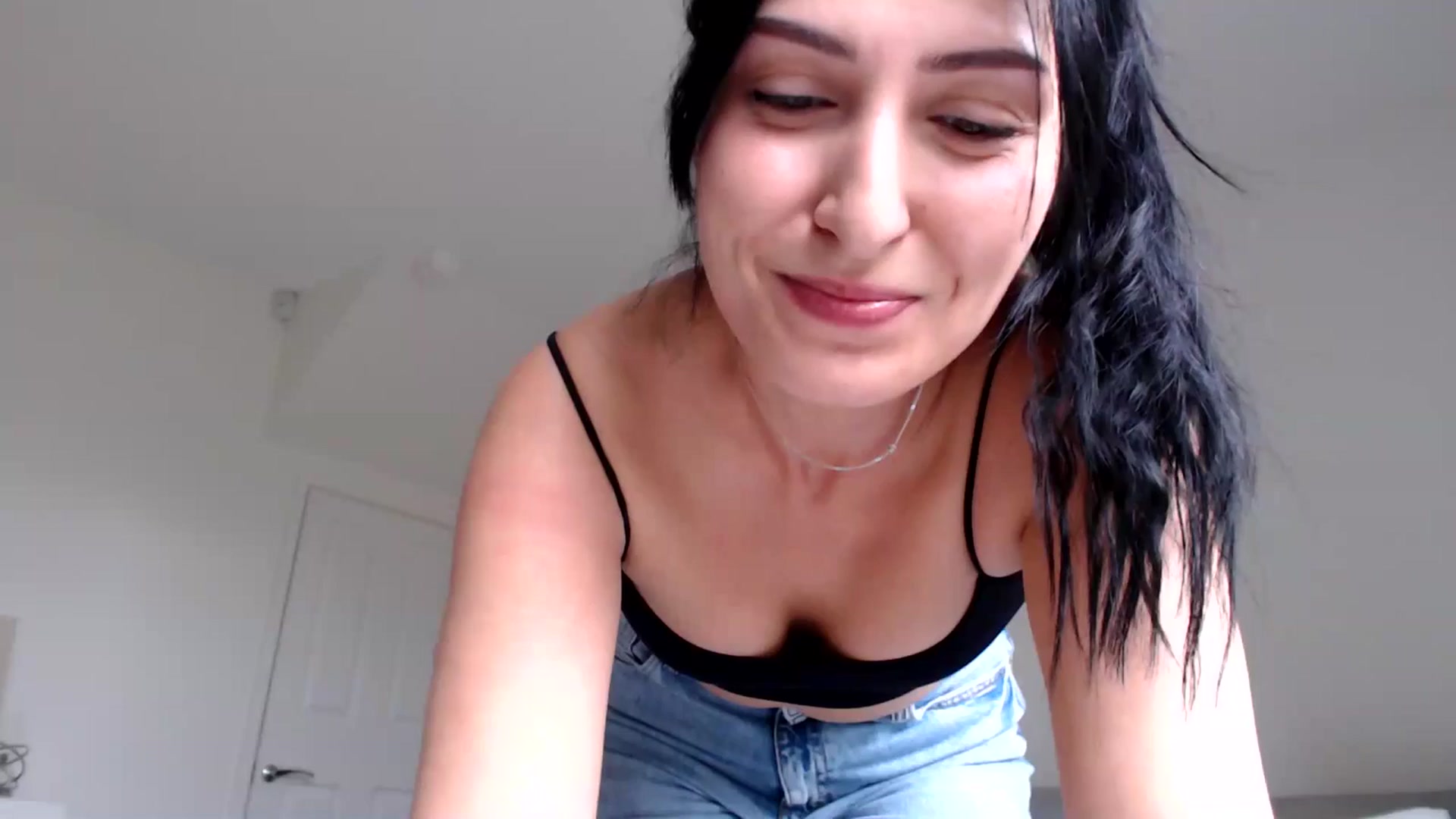 Gallery image thumbnail from MissLeanne's myfreecams stream on, 04/23/2025, 12:25 image 6 of 20