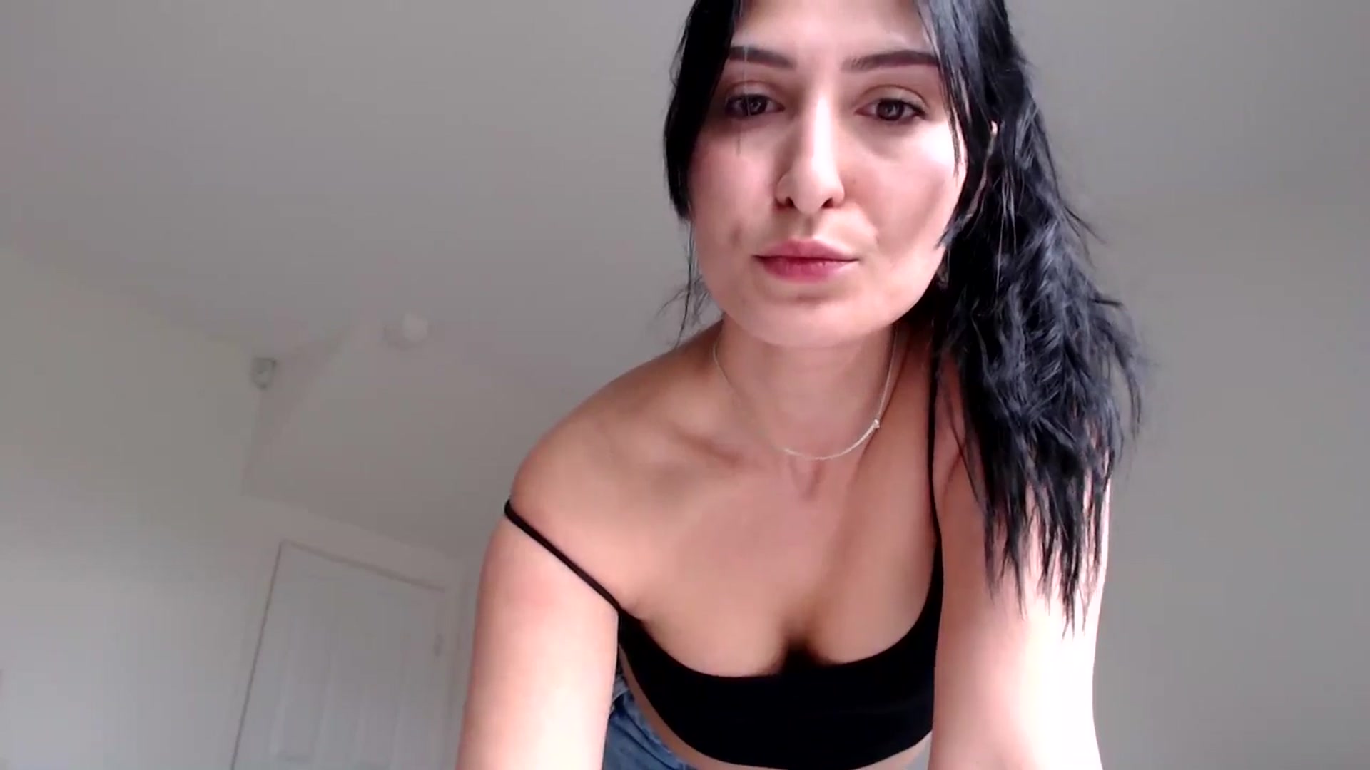 Gallery image thumbnail from MissLeanne's myfreecams stream on, 04/23/2025, 12:25 image 9 of 20