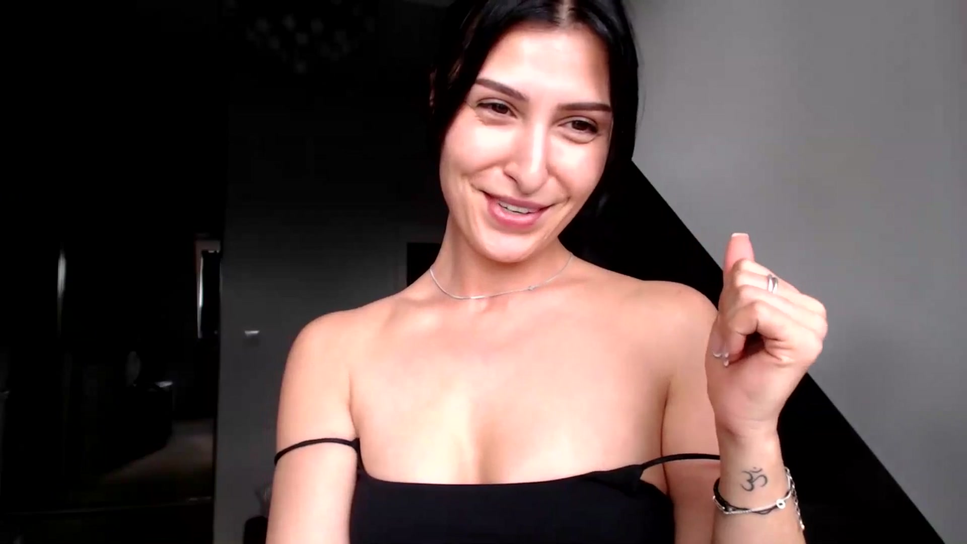 Gallery image thumbnail from MissLeanne's myfreecams stream on, 04/23/2025, 13:31 image 20 of 20