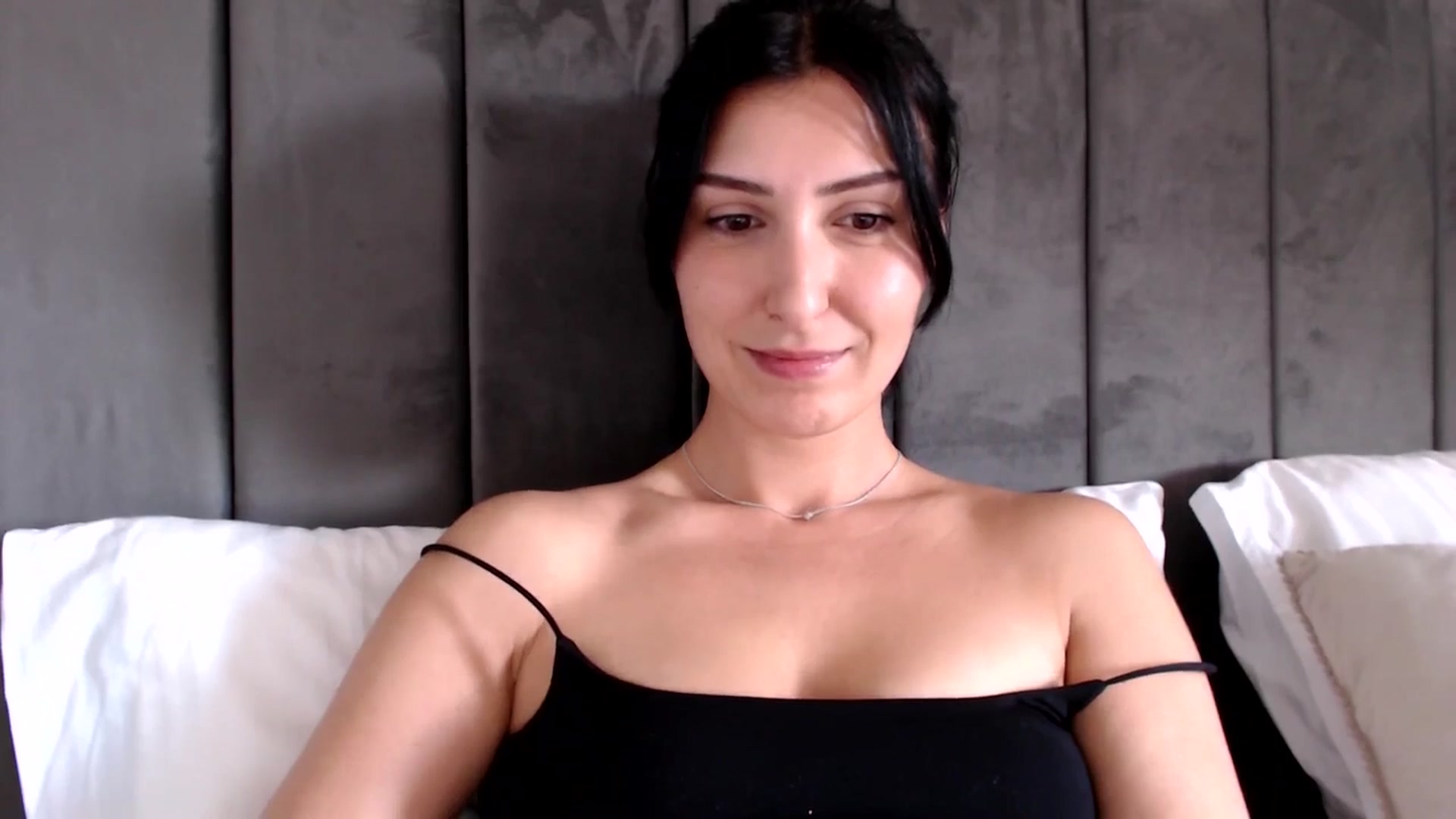 Gallery image thumbnail from MissLeanne's myfreecams stream on, 04/23/2025, 13:31 image 2 of 20