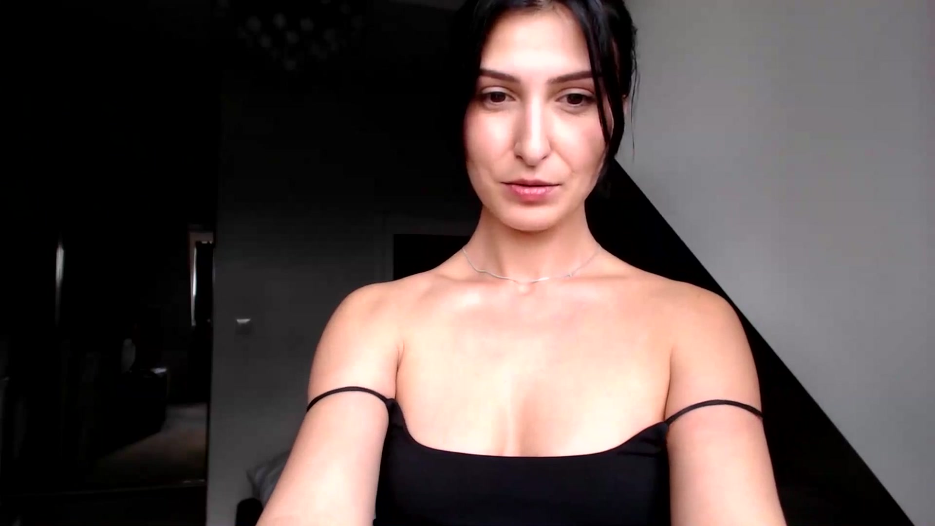 Gallery image thumbnail from MissLeanne's myfreecams stream on, 04/23/2025, 13:52 image 2 of 20
