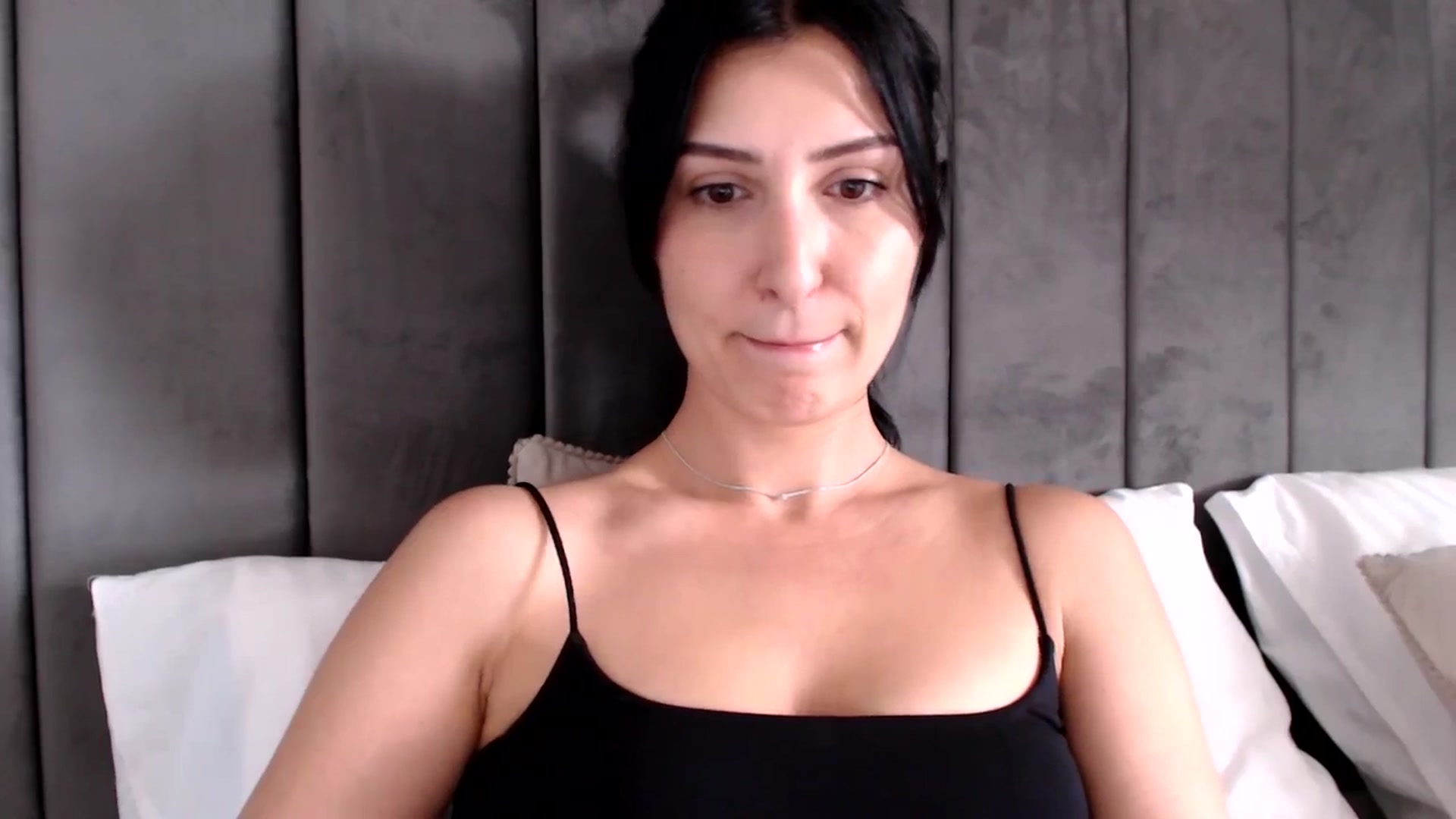 Gallery image thumbnail from MissLeanne's myfreecams stream on, 04/23/2025, 16:01 image 9 of 20