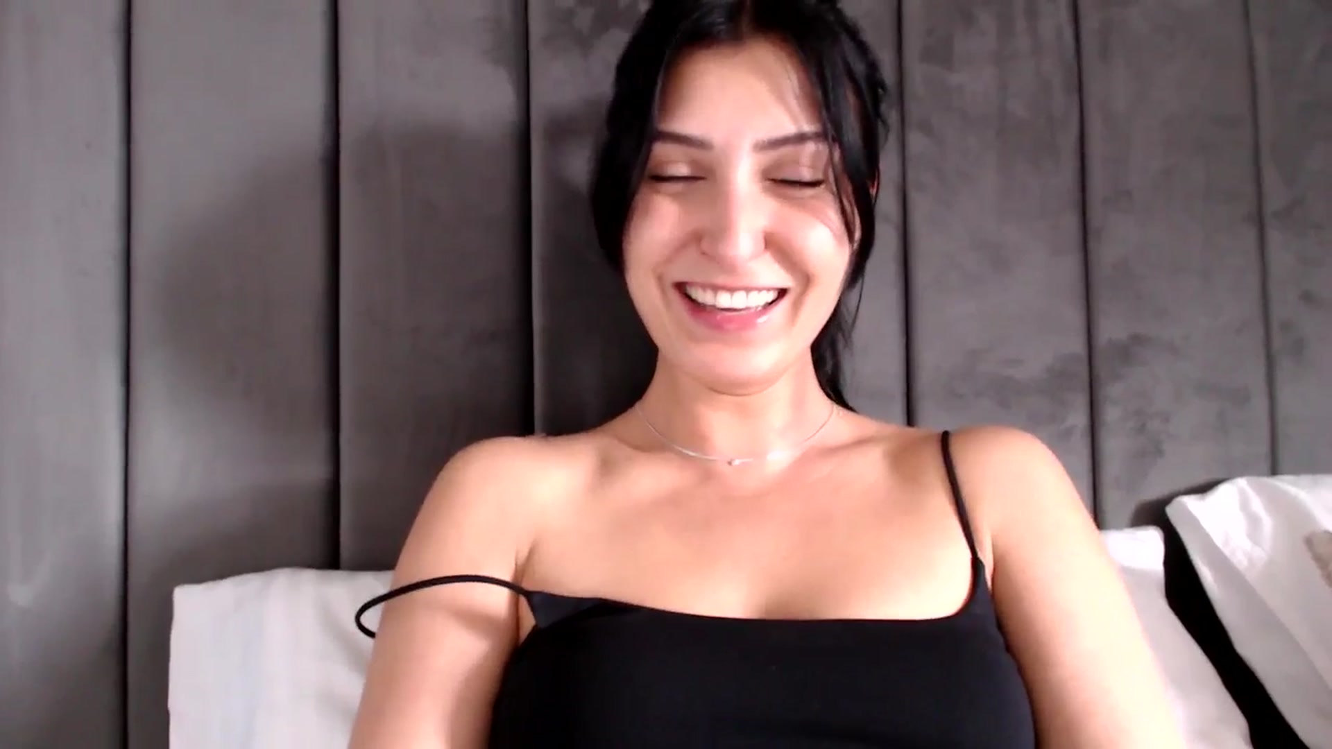 Gallery image thumbnail from MissLeanne's myfreecams stream on, 04/23/2025, 16:01 image 17 of 20