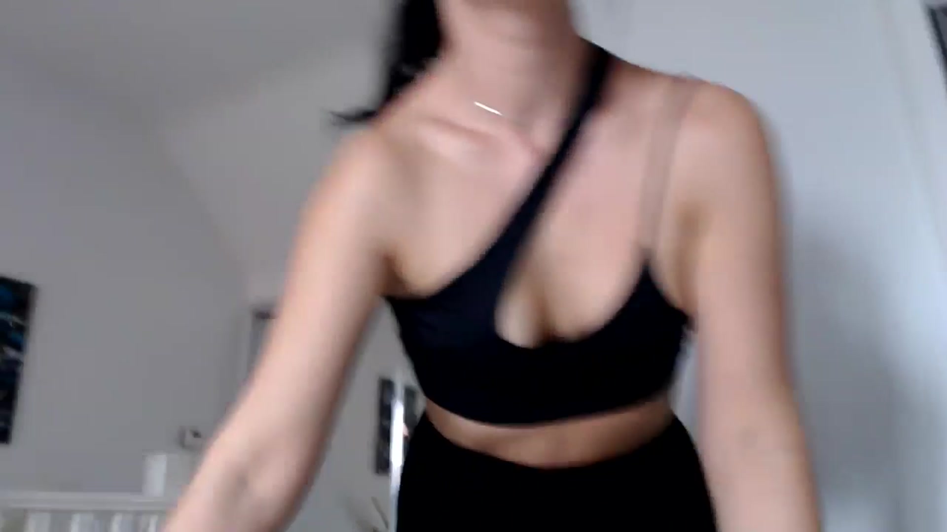 Gallery image thumbnail from MissLeanne's myfreecams stream on, 04/24/2025, 11:08 image 19 of 20