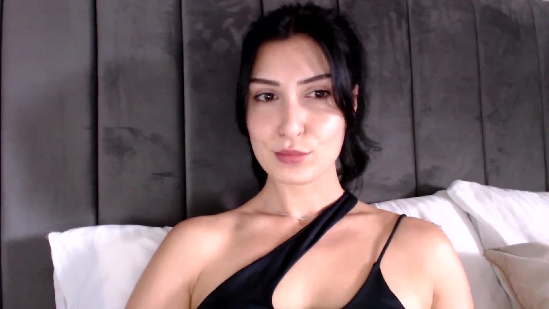 Gallery image thumbnail from MissLeanne's myfreecams stream on, 04/24/2025, 11:08 image 2 of 20