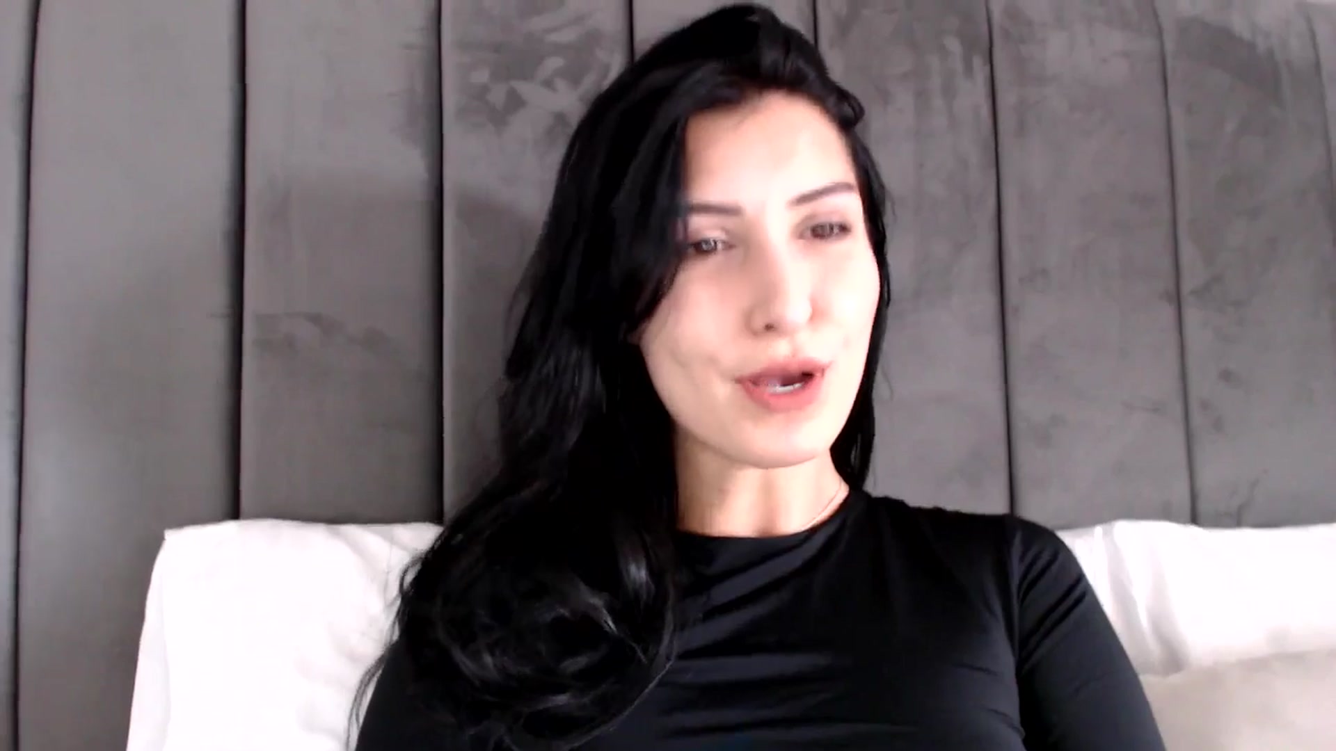 Gallery image thumbnail from MissLeanne's myfreecams stream on, 04/25/2025, 10:45 image 9 of 20