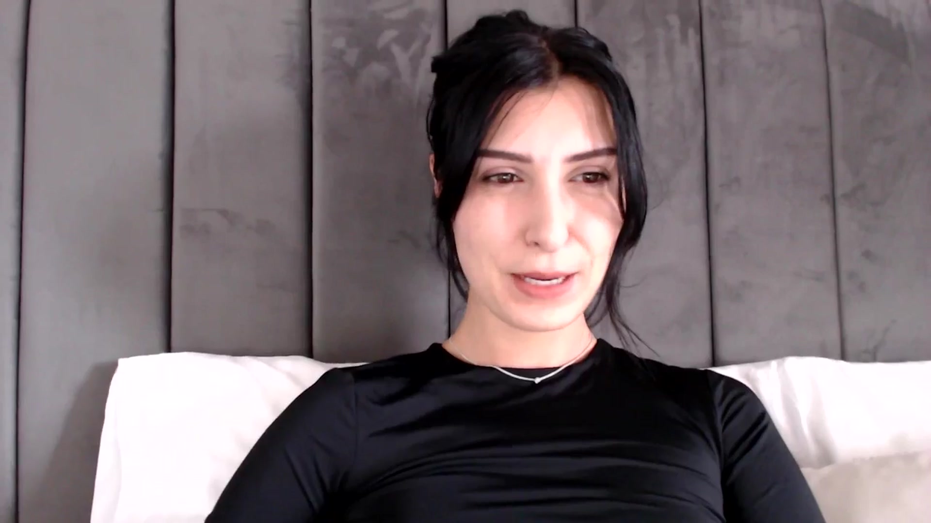 Gallery image thumbnail from MissLeanne's myfreecams stream on, 04/25/2025, 10:45 image 8 of 20