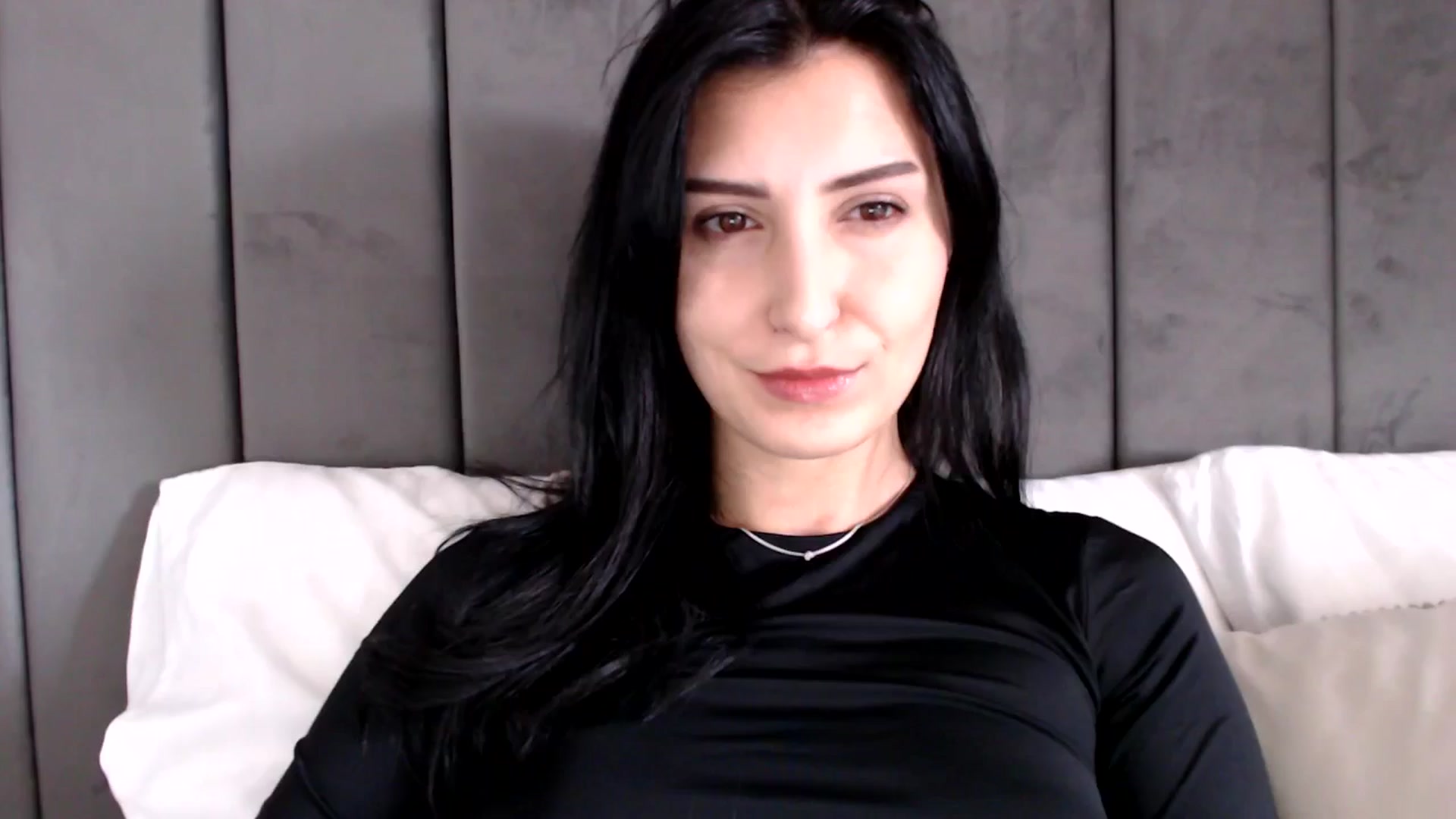 Gallery image thumbnail from MissLeanne's myfreecams stream on, 04/25/2025, 10:45 image 17 of 20