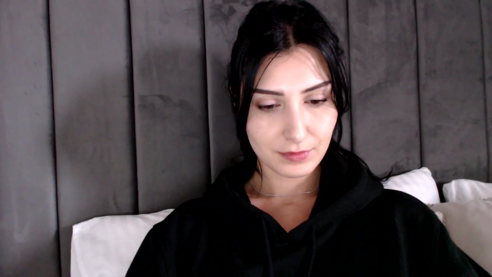 Gallery image thumbnail from MissLeanne's myfreecams stream on, 04/25/2025, 12:25 image 5 of 20