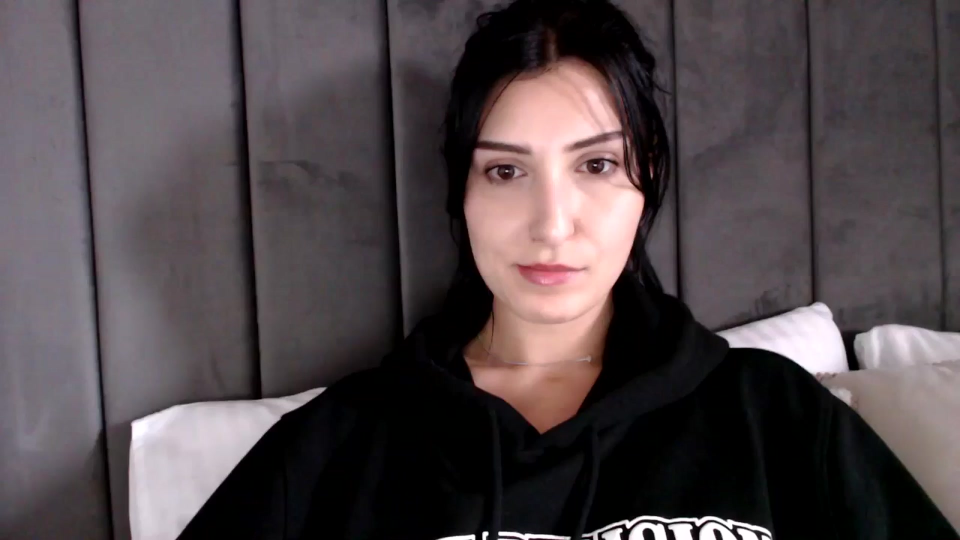 Gallery image thumbnail from MissLeanne's myfreecams stream on, 04/25/2025, 12:25 image 8 of 20