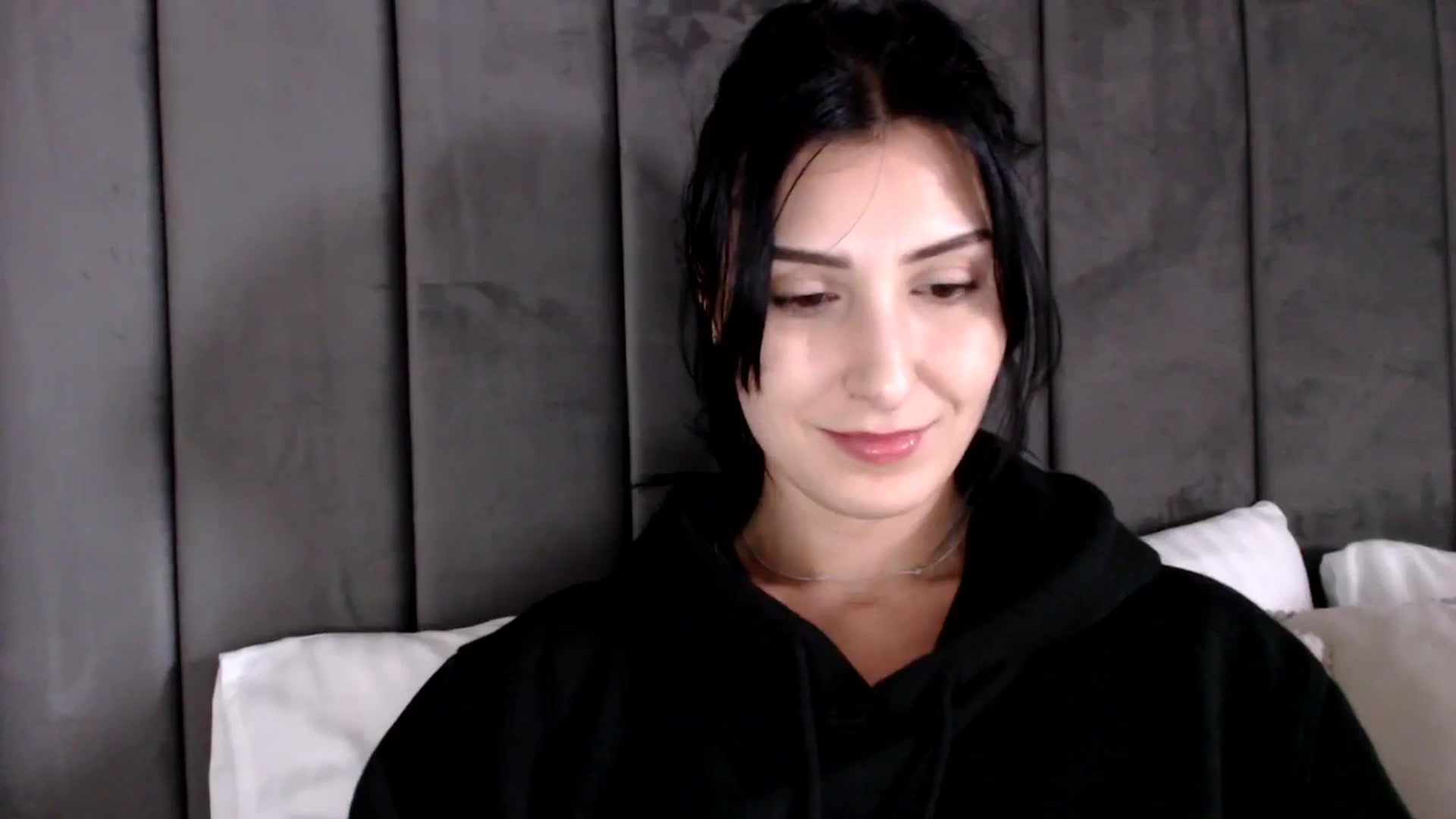 Gallery image thumbnail from MissLeanne's myfreecams stream on, 04/25/2025, 12:25 image 4 of 20