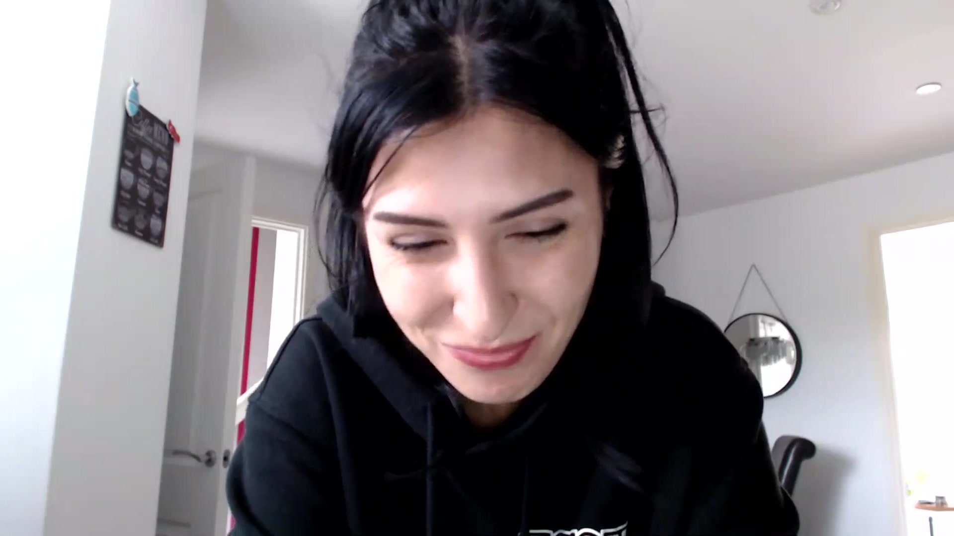 Gallery image thumbnail from MissLeanne's myfreecams stream on, 04/25/2025, 12:43 image 13 of 20
