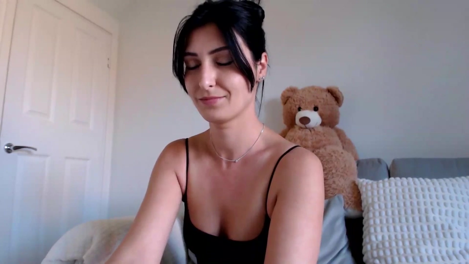 Gallery image thumbnail from MissLeanne's myfreecams stream on, 04/30/2025, 12:25 image 15 of 20