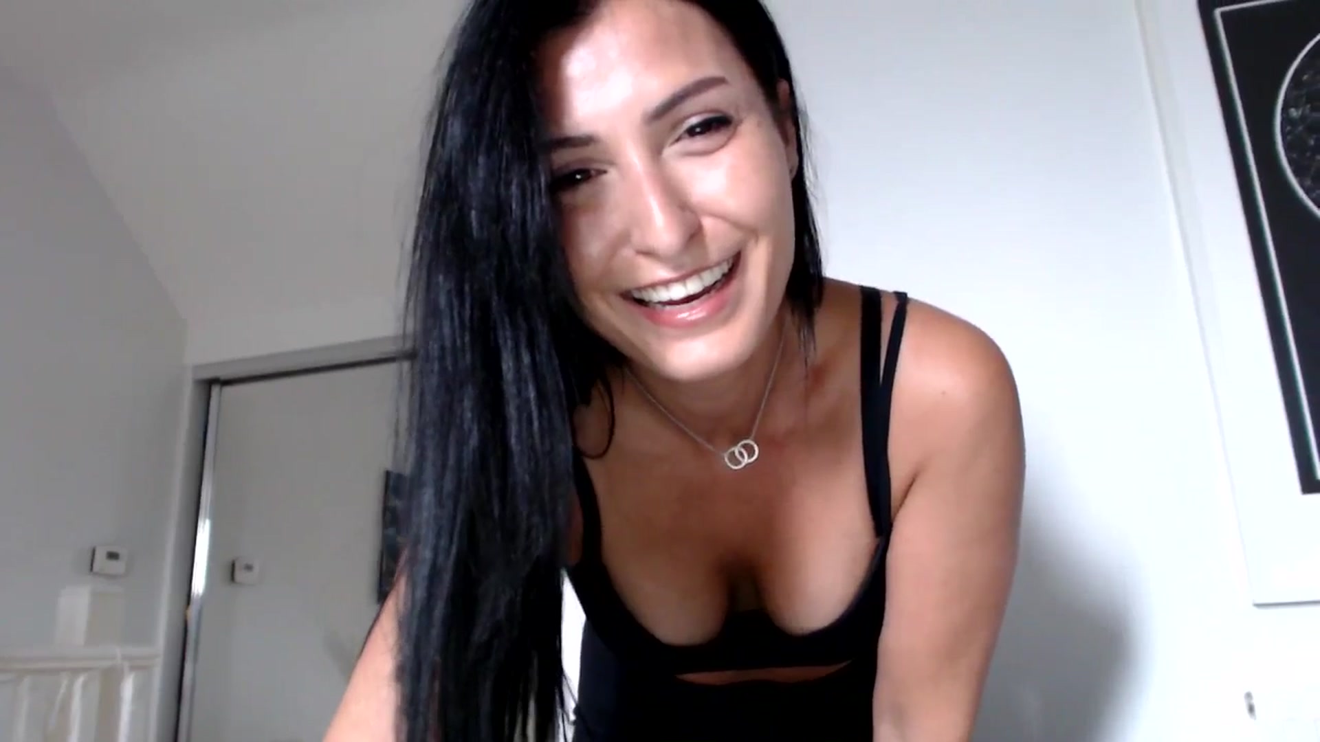 Gallery image thumbnail from MissLeanne's myfreecams stream on, 05/15/2025, 10:18 image 5 of 20