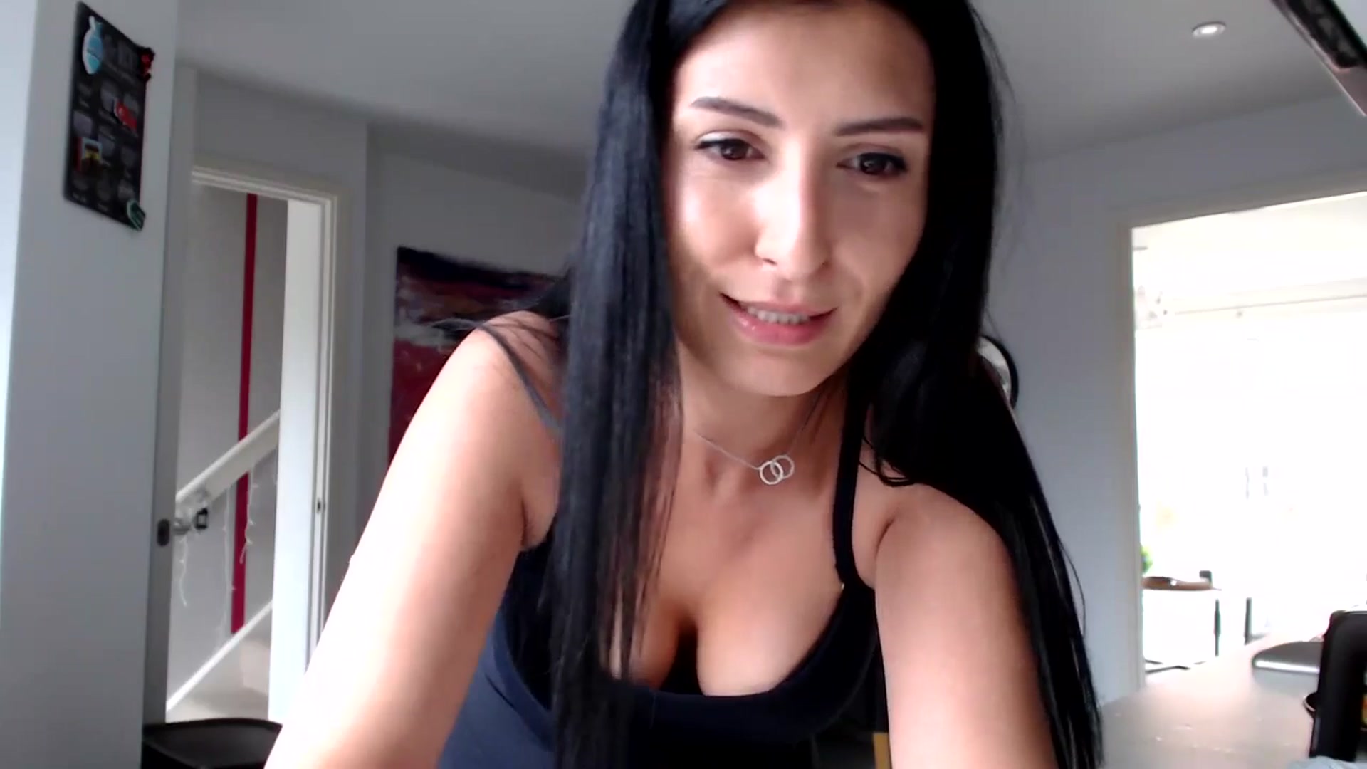 Gallery image thumbnail from MissLeanne's myfreecams stream on, 05/15/2025, 10:40 image 15 of 20