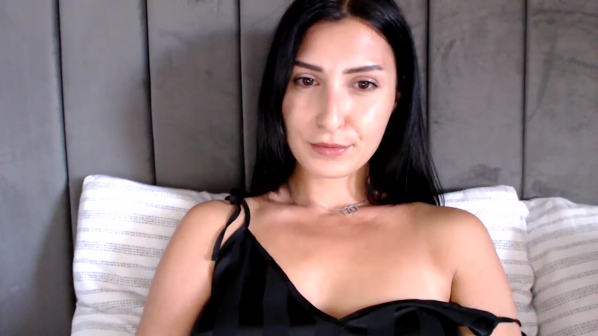 Gallery image thumbnail from MissLeanne's myfreecams stream on, 05/16/2025, 09:20 image 2 of 20