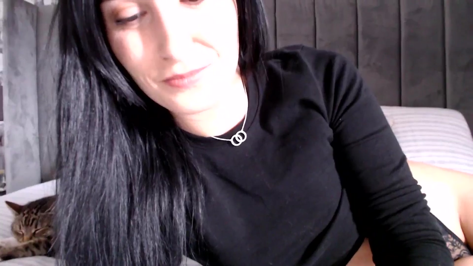Gallery image thumbnail from MissLeanne's myfreecams stream on, 05/19/2025, 10:52 image 18 of 20