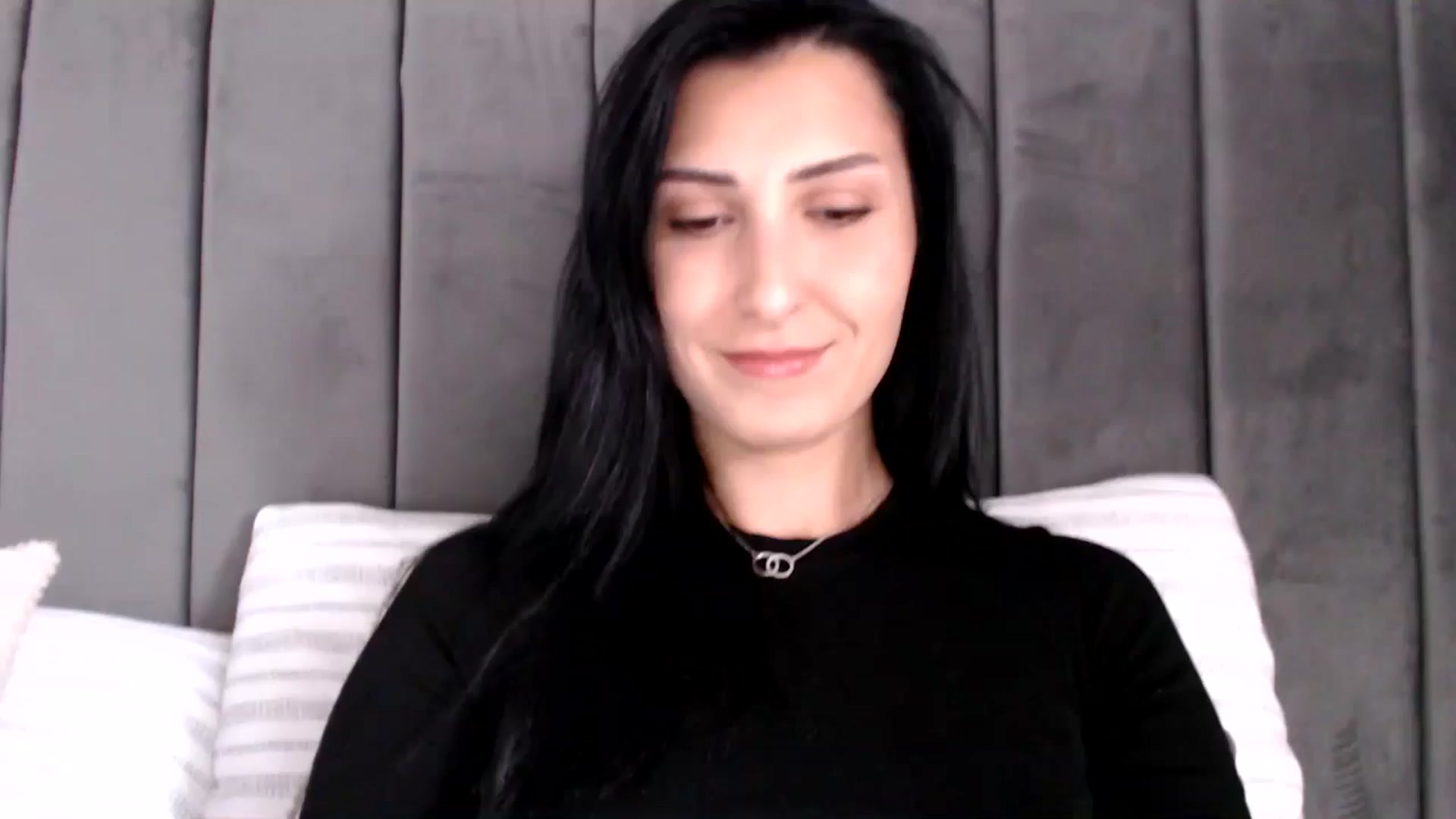 Gallery image thumbnail from MissLeanne's myfreecams stream on, 05/19/2025, 10:52 image 1 of 20