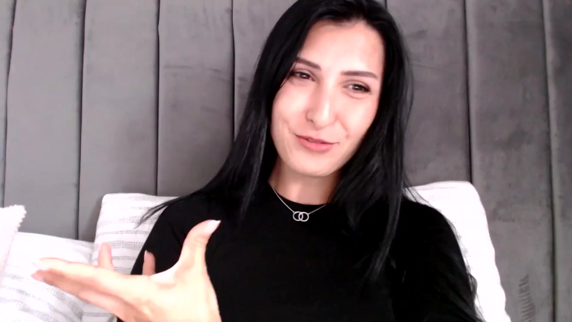 Gallery image thumbnail from MissLeanne's myfreecams stream on, 05/19/2025, 10:52 image 7 of 20