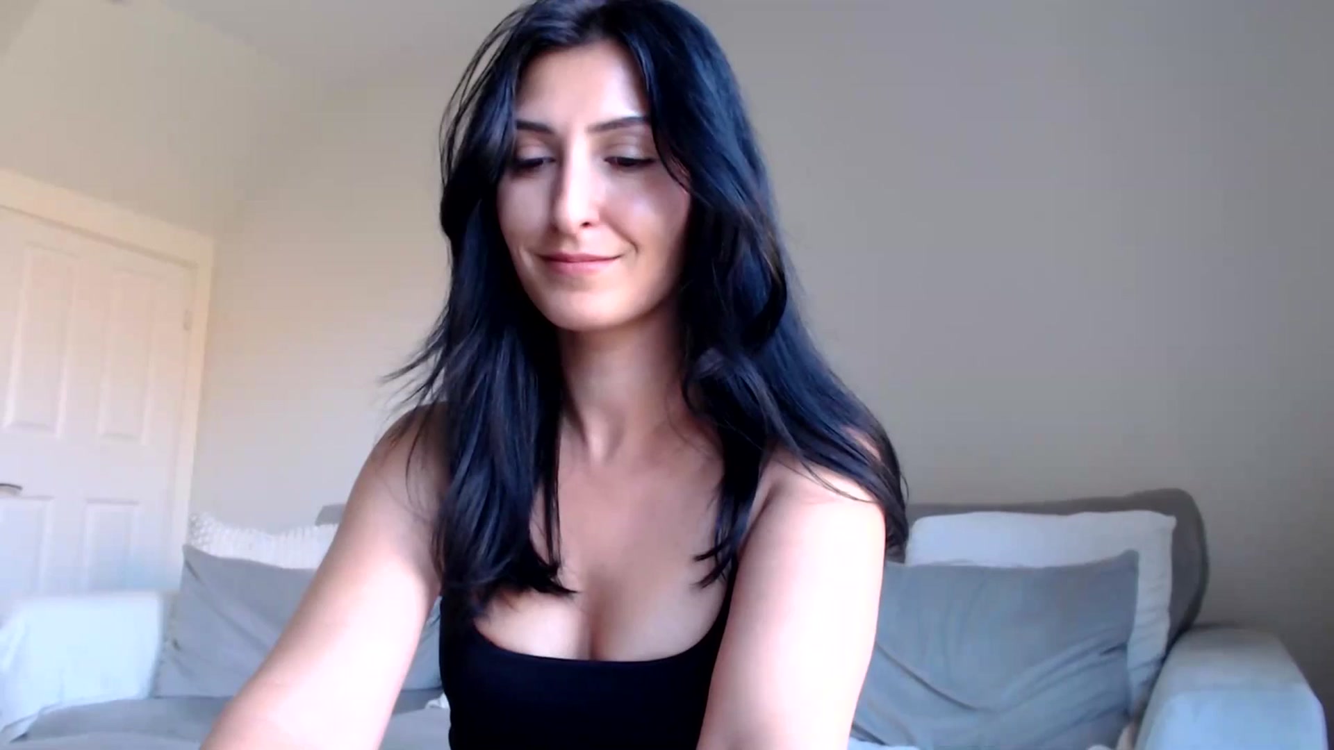 Gallery image thumbnail from MissLeanne's myfreecams stream on, 05/21/2025, 12:41 image 17 of 20