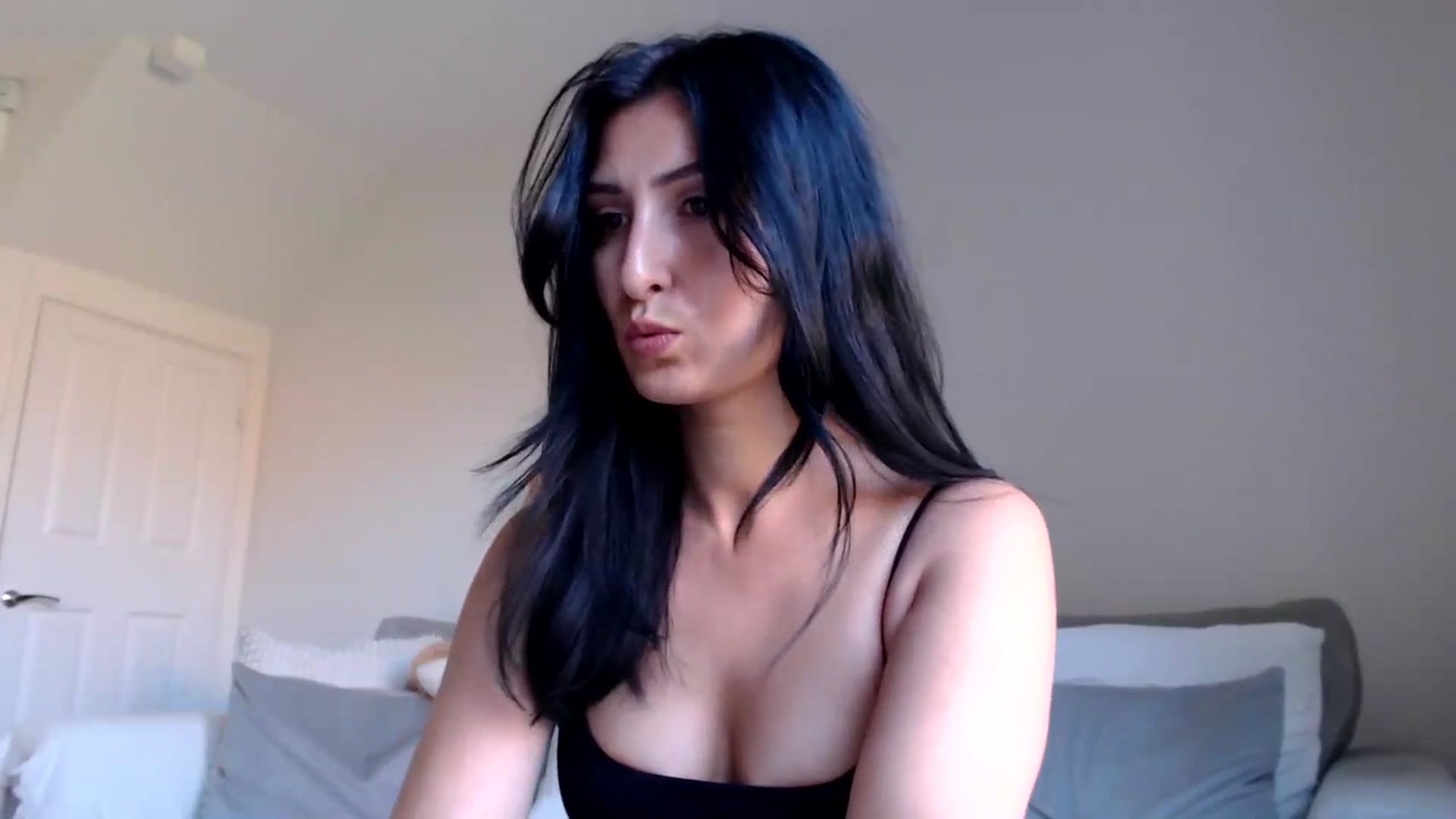 Gallery image thumbnail from MissLeanne's myfreecams stream on, 05/21/2025, 12:41 image 14 of 20