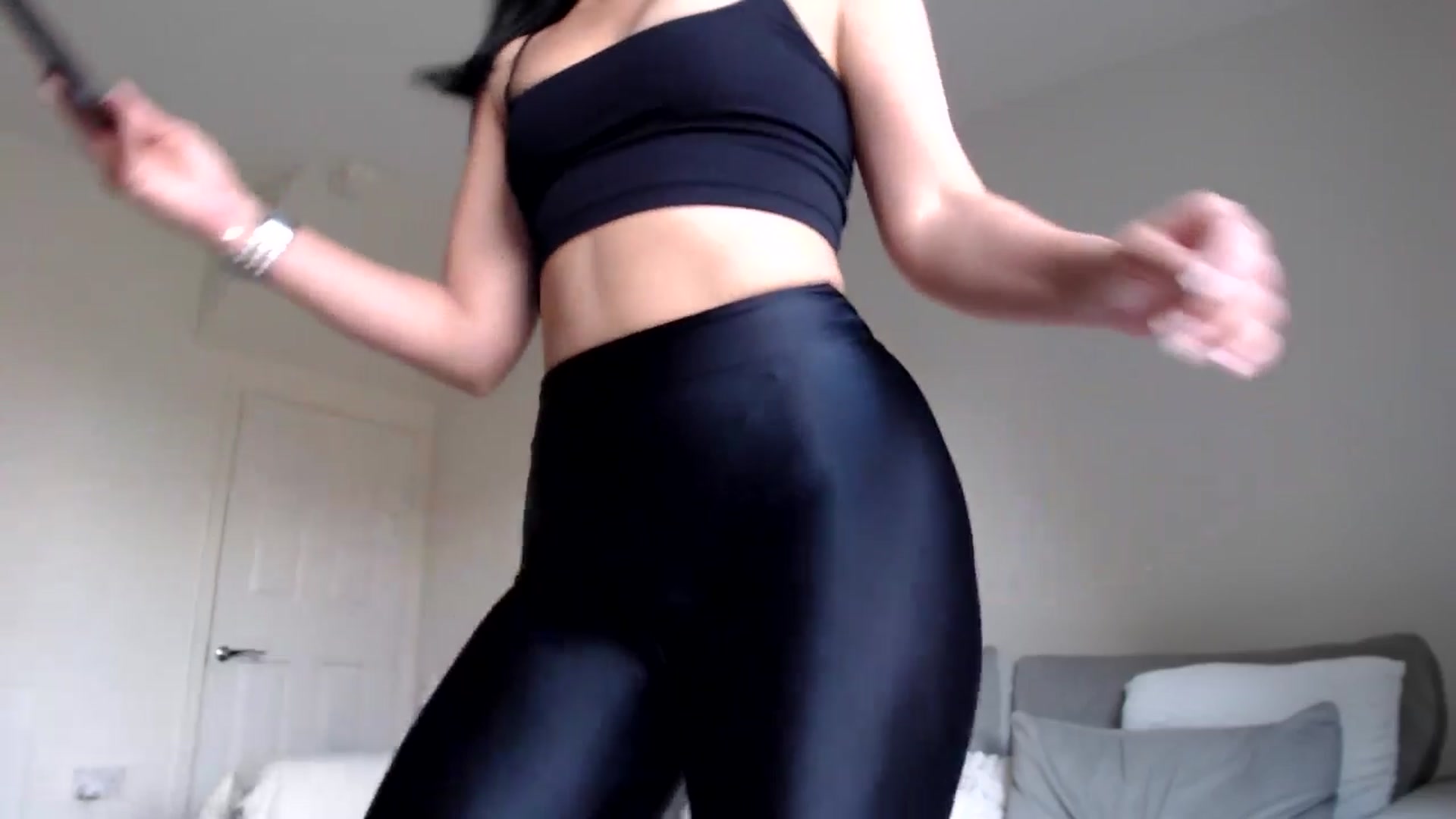 Gallery image thumbnail from MissLeanne's myfreecams stream on, 05/21/2025, 14:58 image 9 of 20