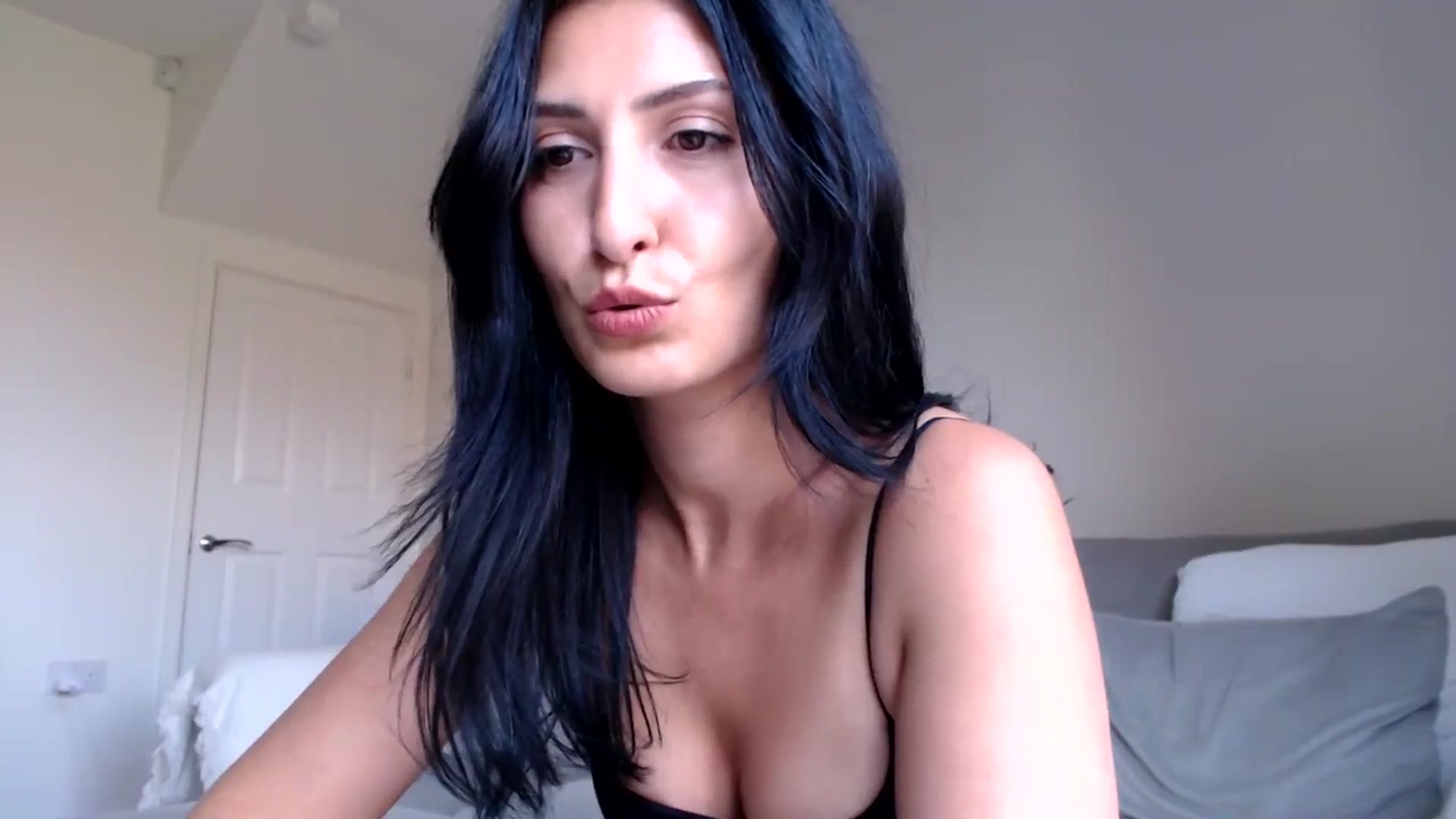 Gallery image thumbnail from MissLeanne's myfreecams stream on, 05/21/2025, 14:58 image 13 of 20