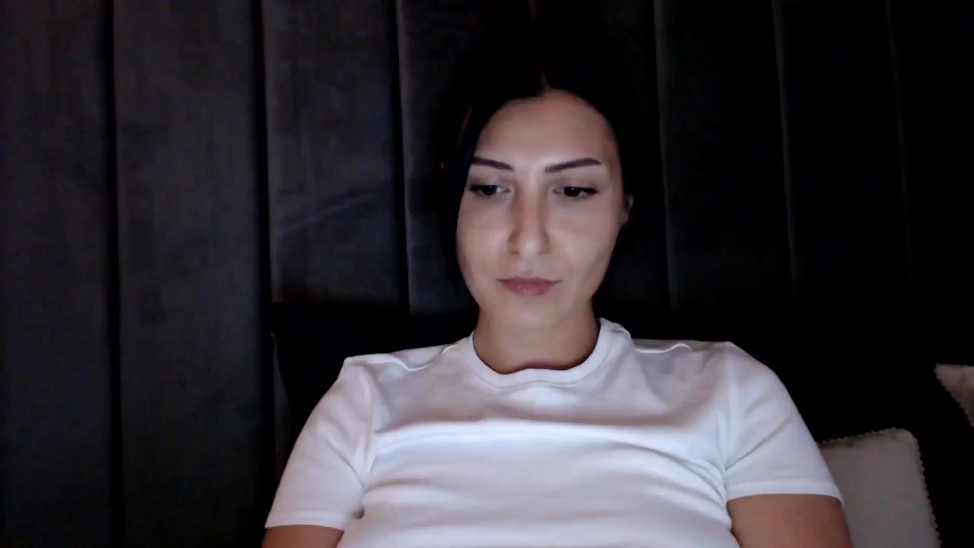 Gallery image thumbnail from MissLeanne's myfreecams stream on, 05/27/2025, 18:15 image 20 of 20