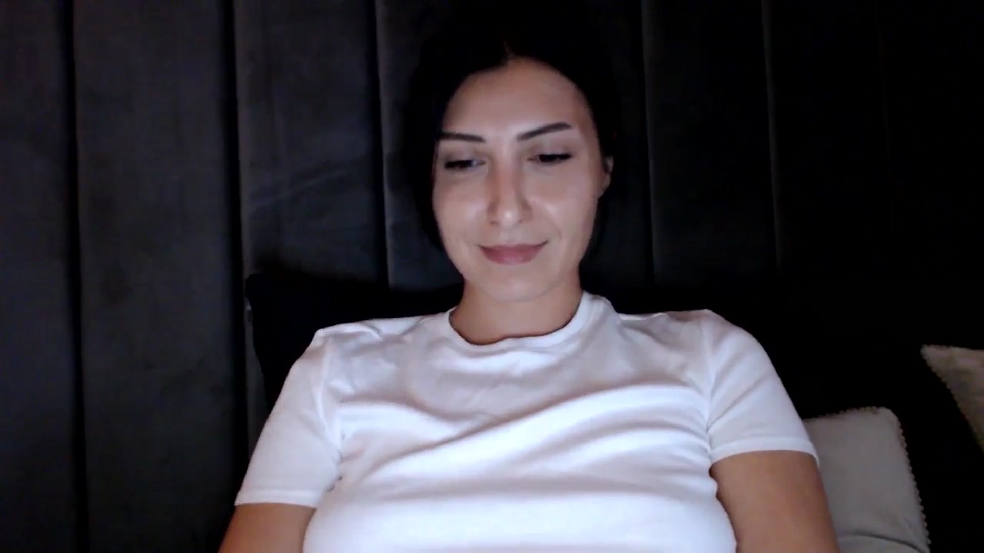 Gallery image thumbnail from MissLeanne's myfreecams stream on, 05/27/2025, 18:15 image 8 of 20