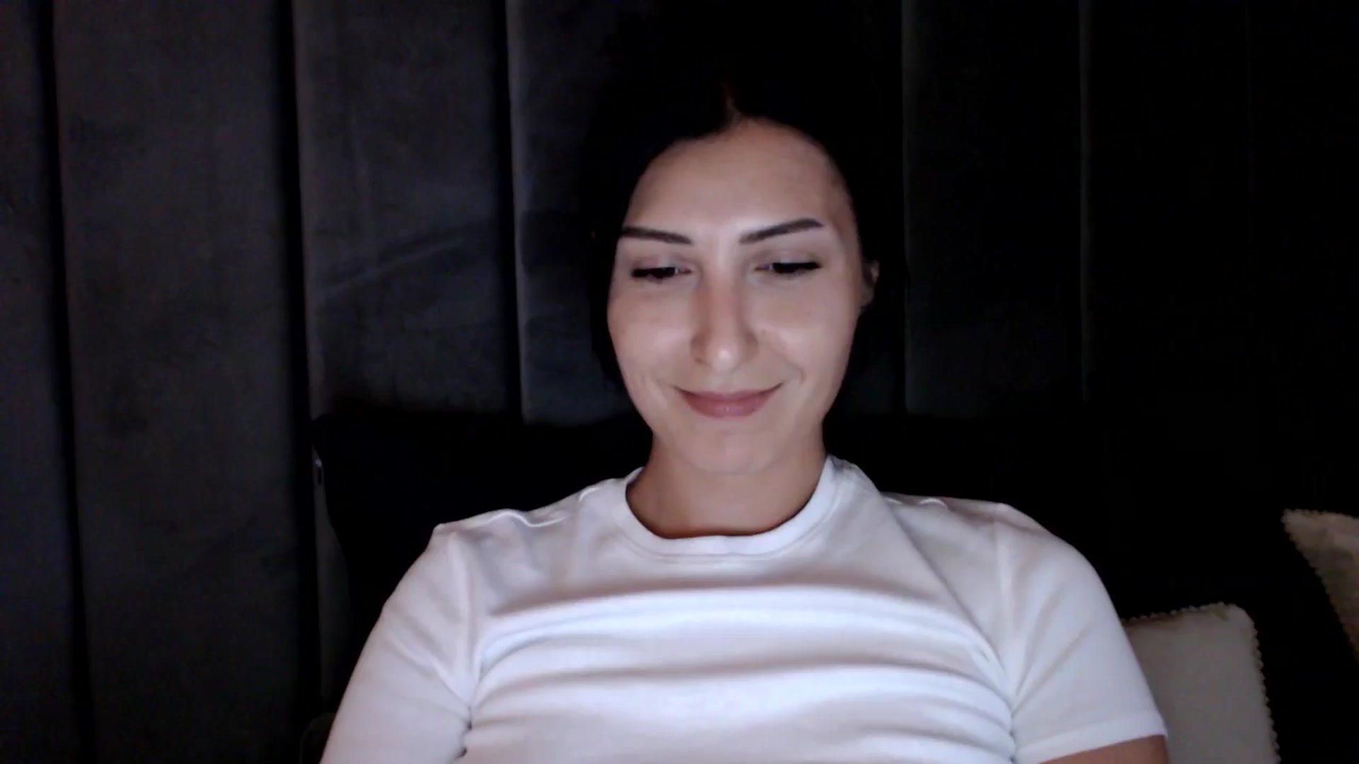Gallery image thumbnail from MissLeanne's myfreecams stream on, 05/27/2025, 18:15 image 13 of 20