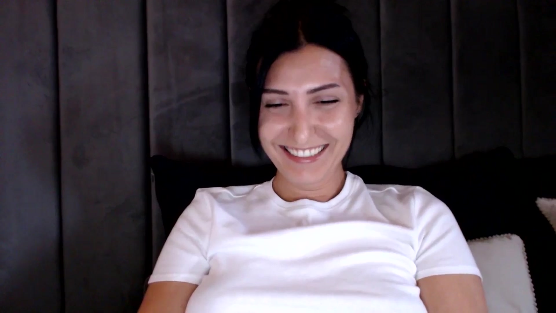 Gallery image thumbnail from MissLeanne's myfreecams stream on, 05/27/2025, 18:15 image 18 of 20