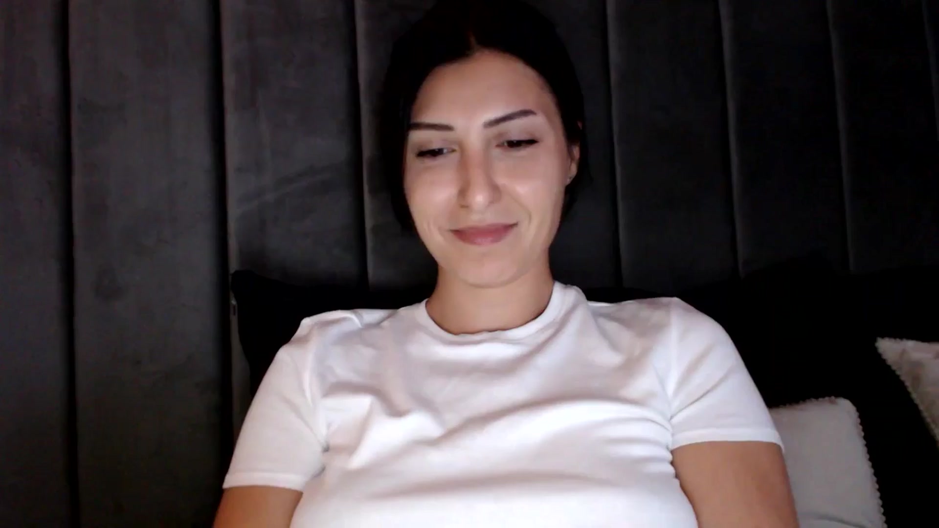 Gallery image thumbnail from MissLeanne's myfreecams stream on, 05/27/2025, 18:15 image 5 of 20