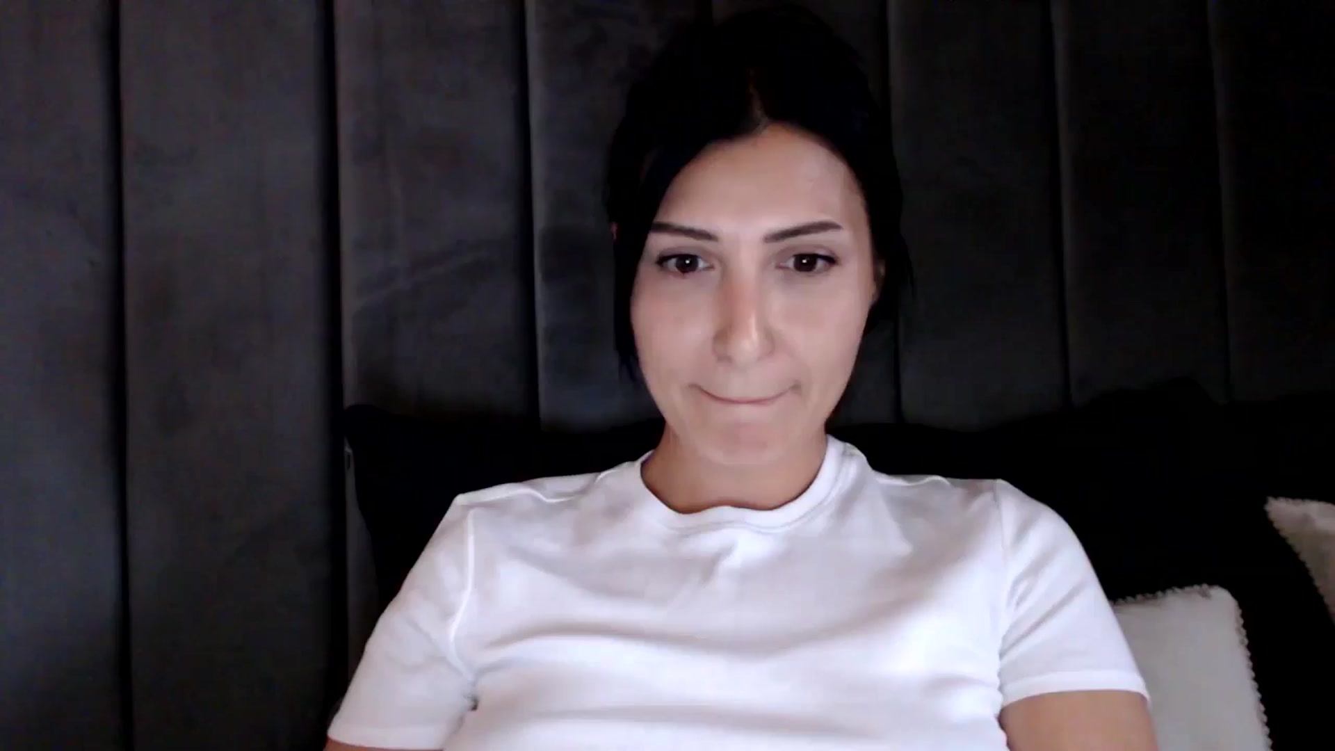 Gallery image thumbnail from MissLeanne's myfreecams stream on, 05/27/2025, 18:15 image 17 of 20
