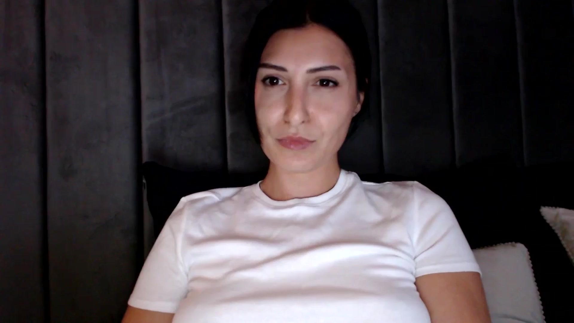 Gallery image thumbnail from MissLeanne's myfreecams stream on, 05/27/2025, 18:15 image 6 of 20