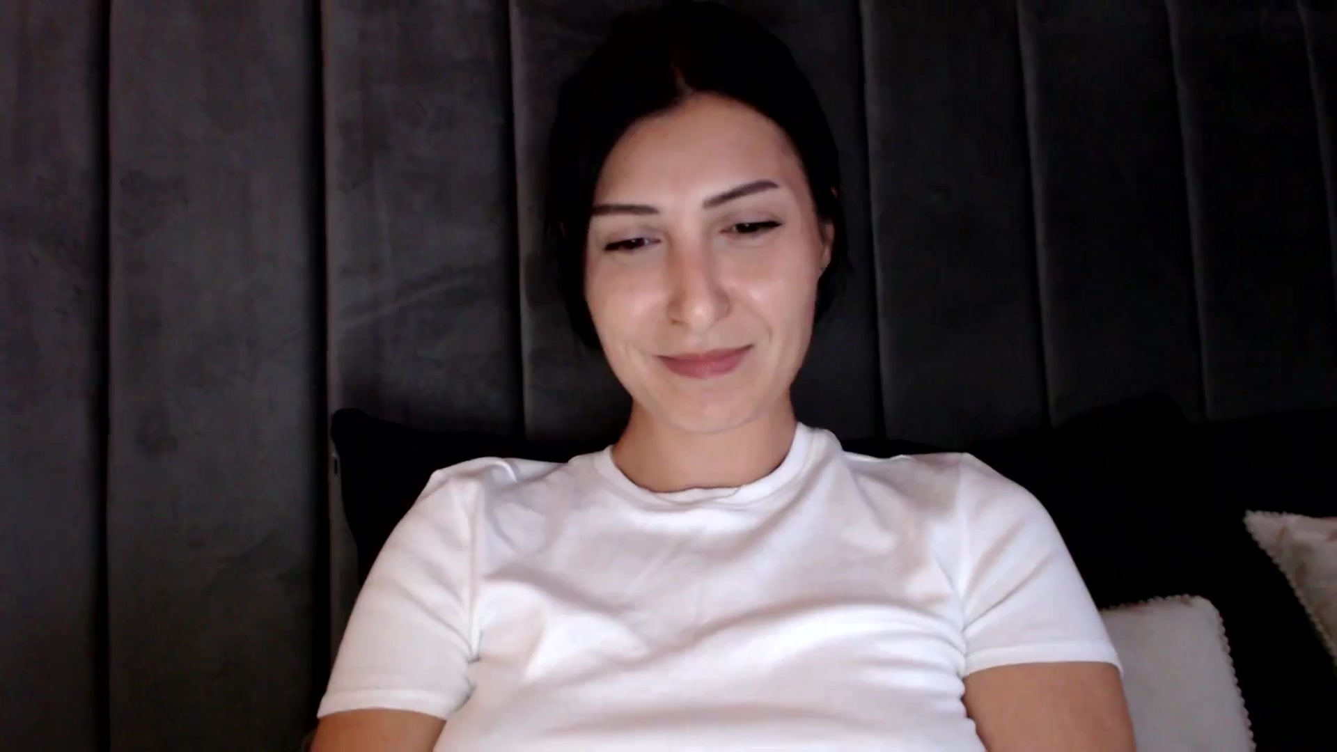 Gallery image thumbnail from MissLeanne's myfreecams stream on, 05/27/2025, 18:15 image 3 of 20