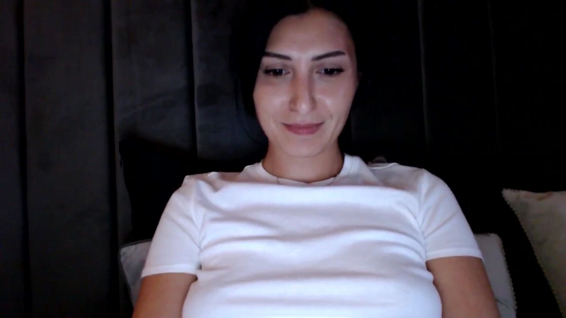 Gallery image thumbnail from MissLeanne's myfreecams stream on, 05/27/2025, 20:09 image 8 of 20