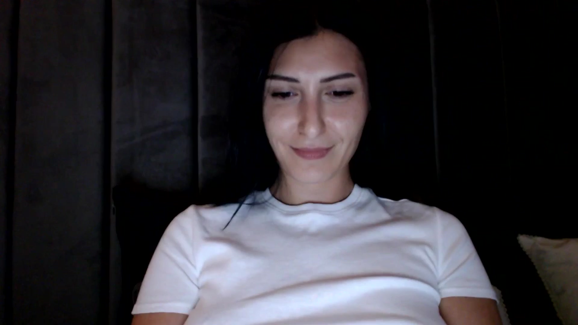 Gallery image thumbnail from MissLeanne's myfreecams stream on, 05/27/2025, 20:09 image 18 of 20