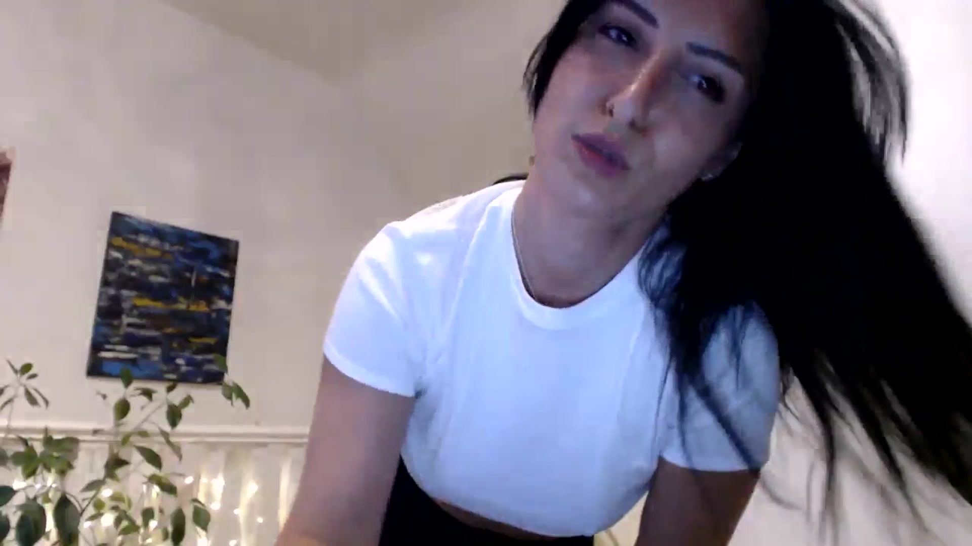 Gallery image thumbnail from MissLeanne's myfreecams stream on, 05/27/2025, 20:09 image 17 of 20
